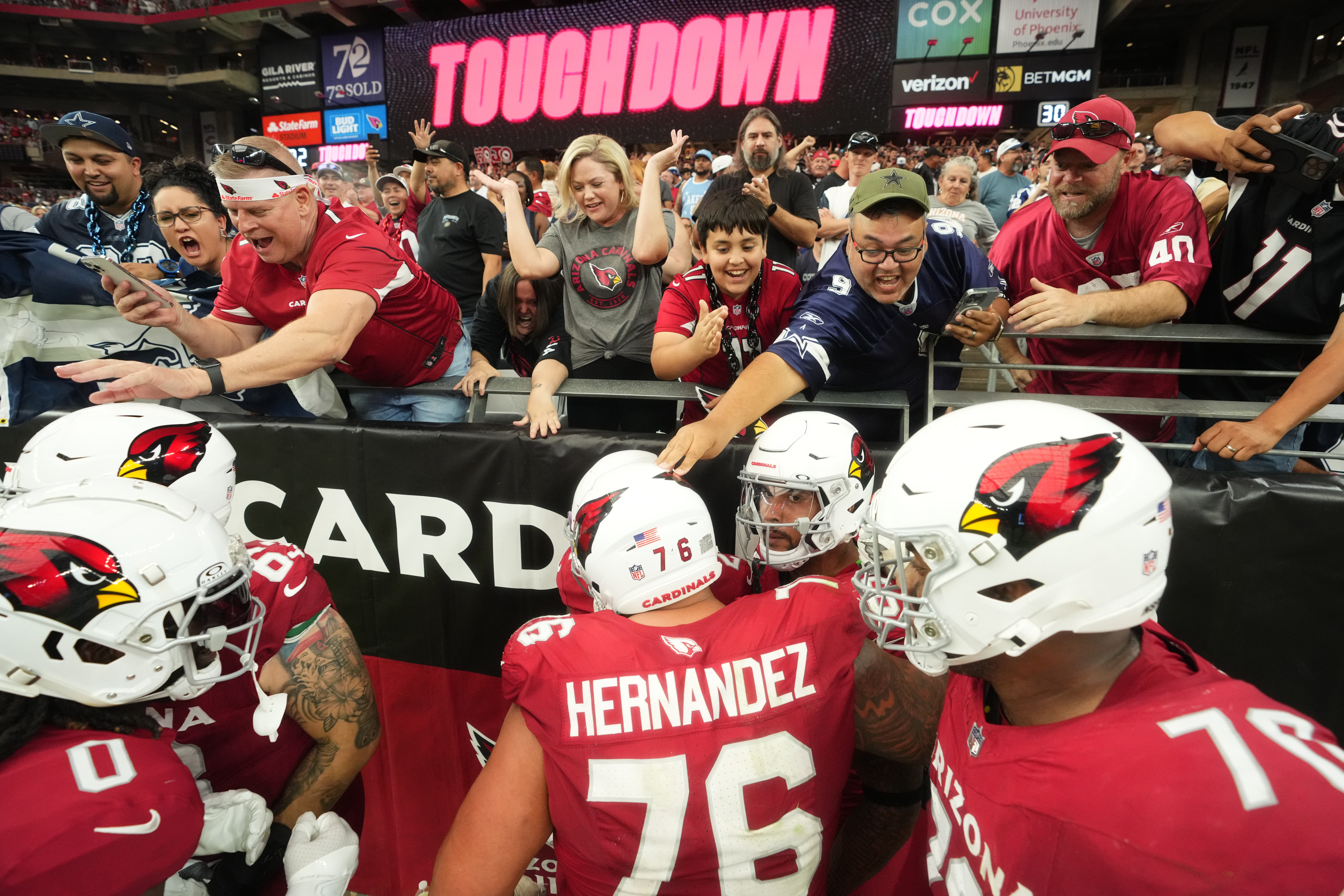 NFL Cardinals win 1947 football title. 