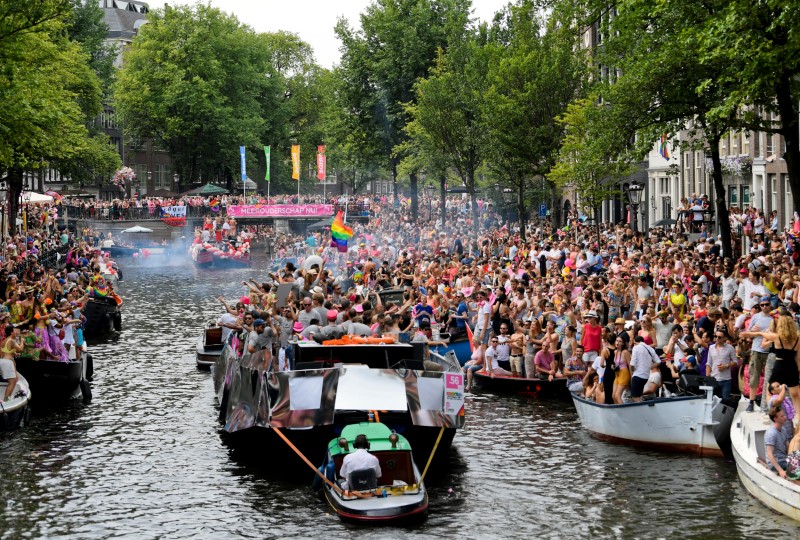 Gay parade – What's up with Amsterdam