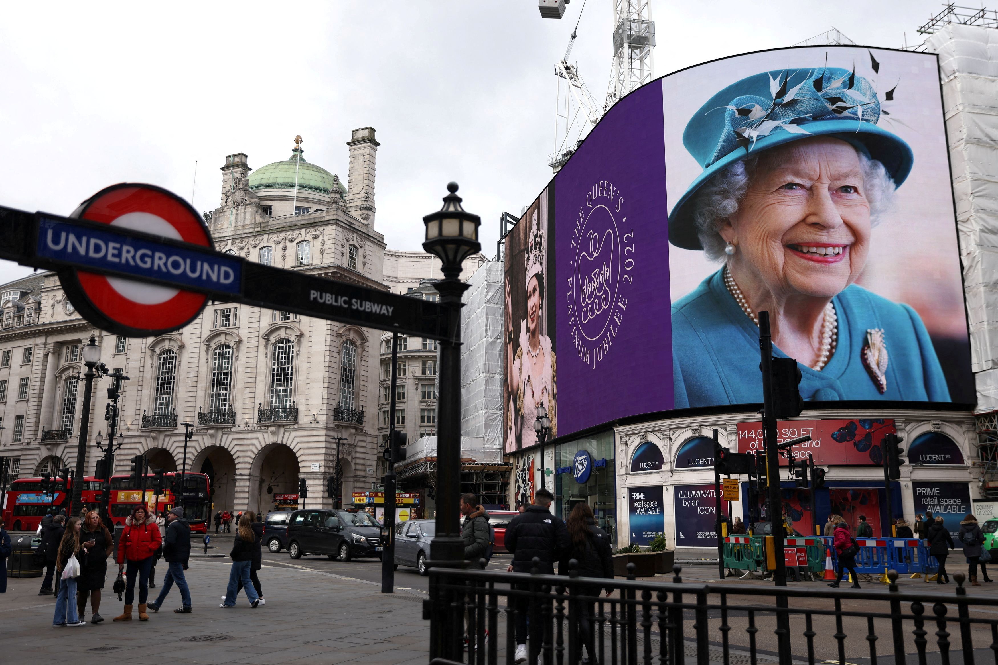 UK's Queen Elizabeth recently met son Charles who has tested positive ...