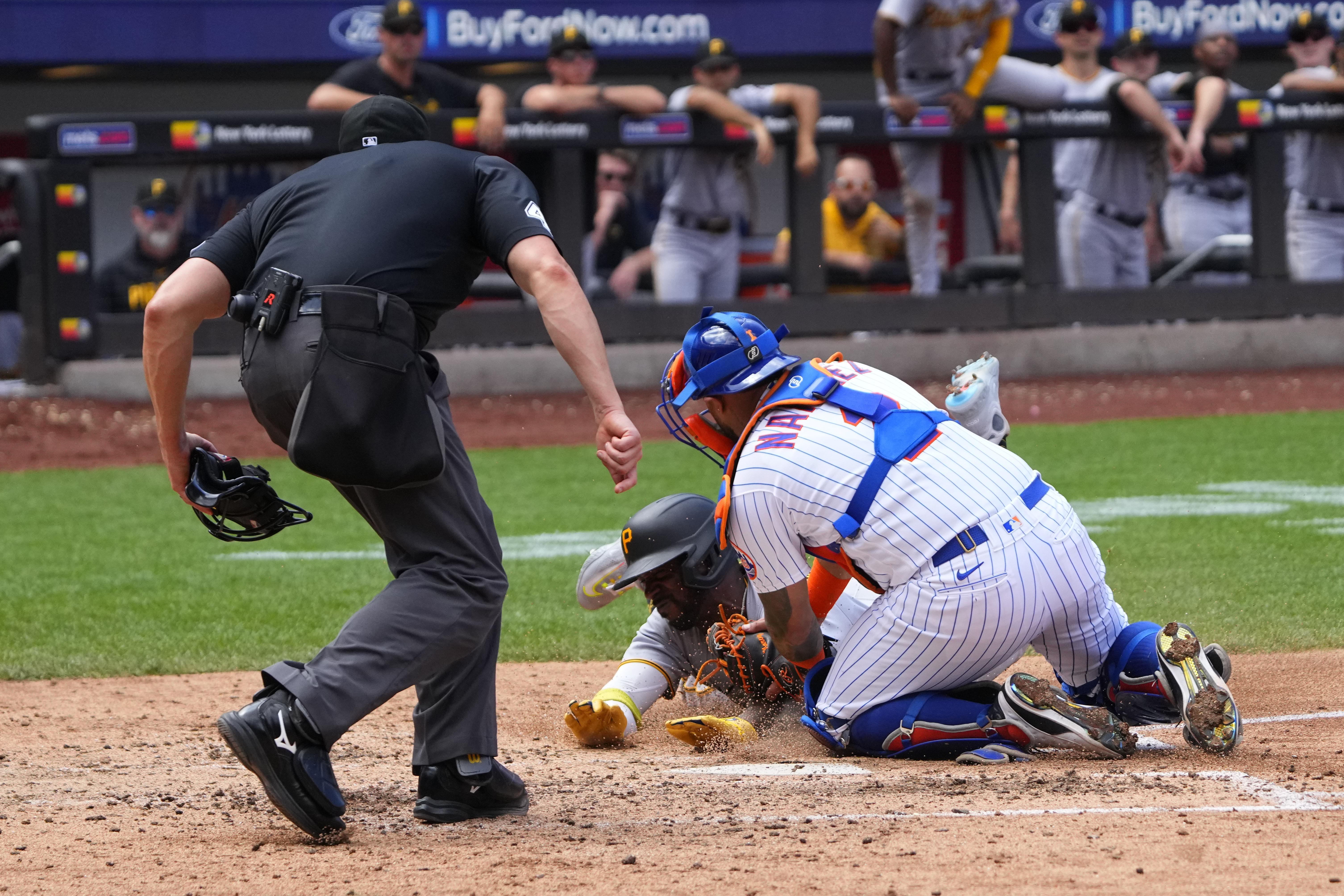 Mets blast Pirates 8-3 behind DJ Stewart's 2 HRs