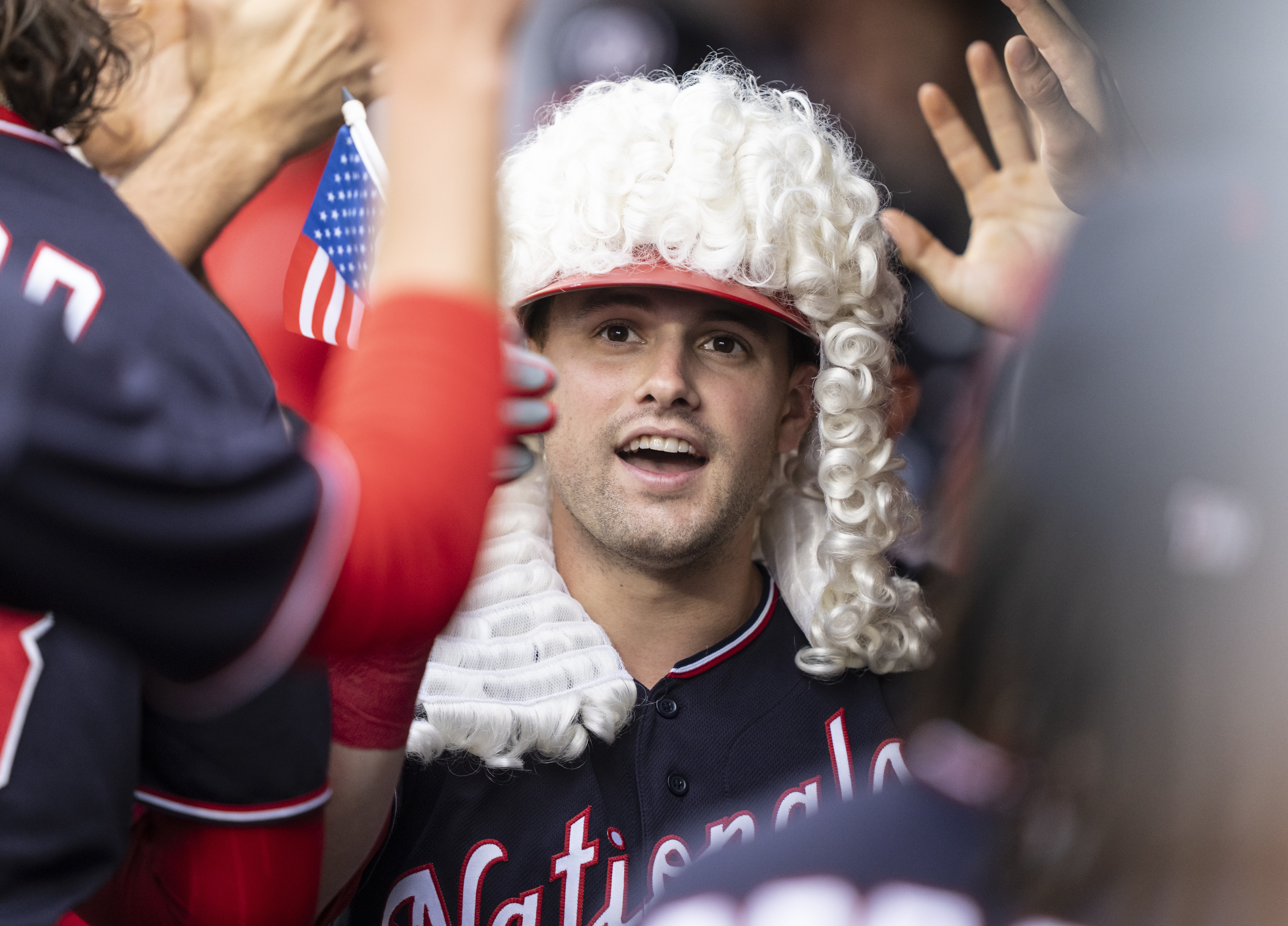 Luis Castillo goes seven innings as Mariners top Nationals