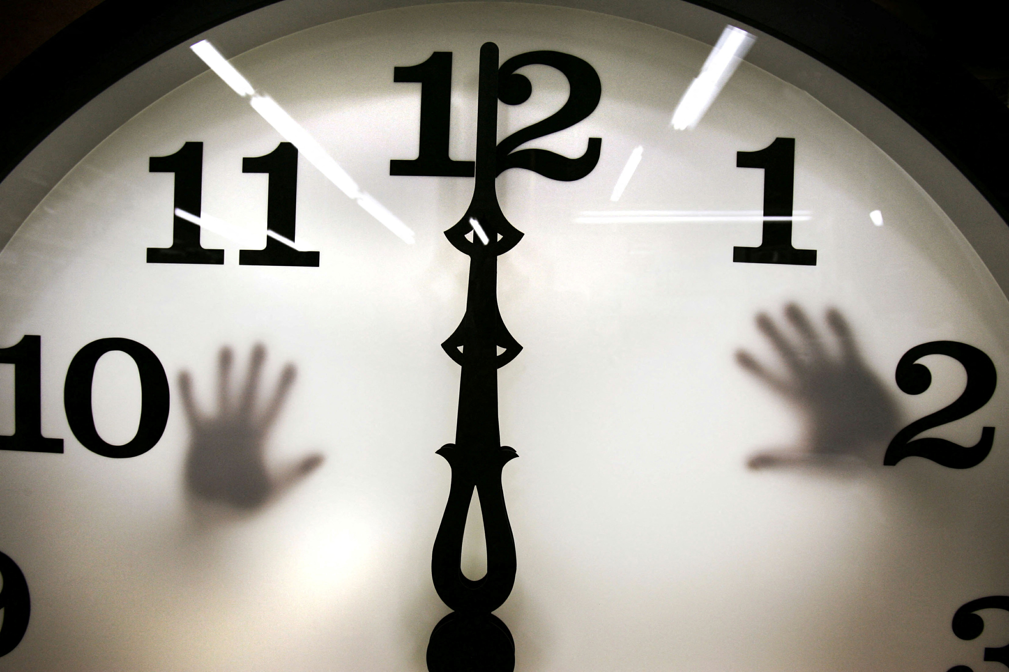 End of US daylight savings time 2023: When do the clocks 'fall