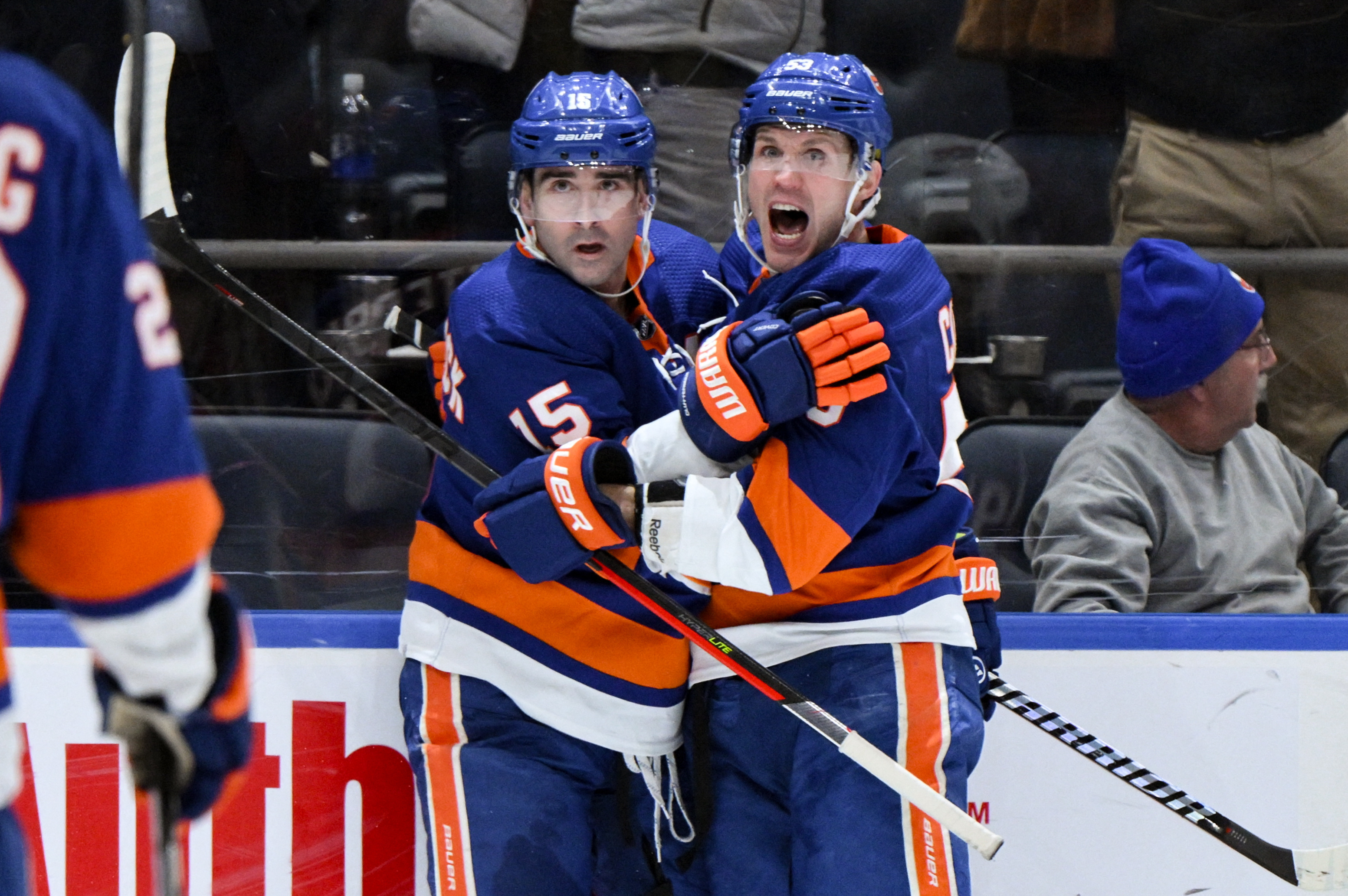 Islanders hit season high in goals, drop Jackets | Reuters