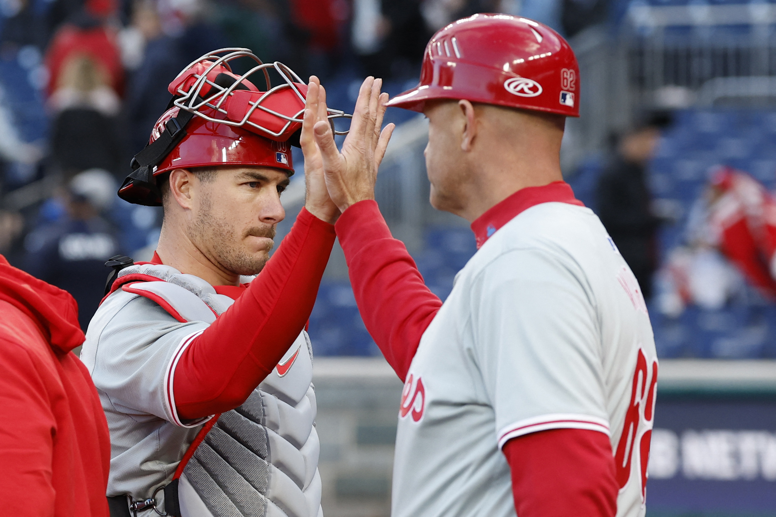 J.T. Realmuto goes deep as Phillies down Nationals | Reuters