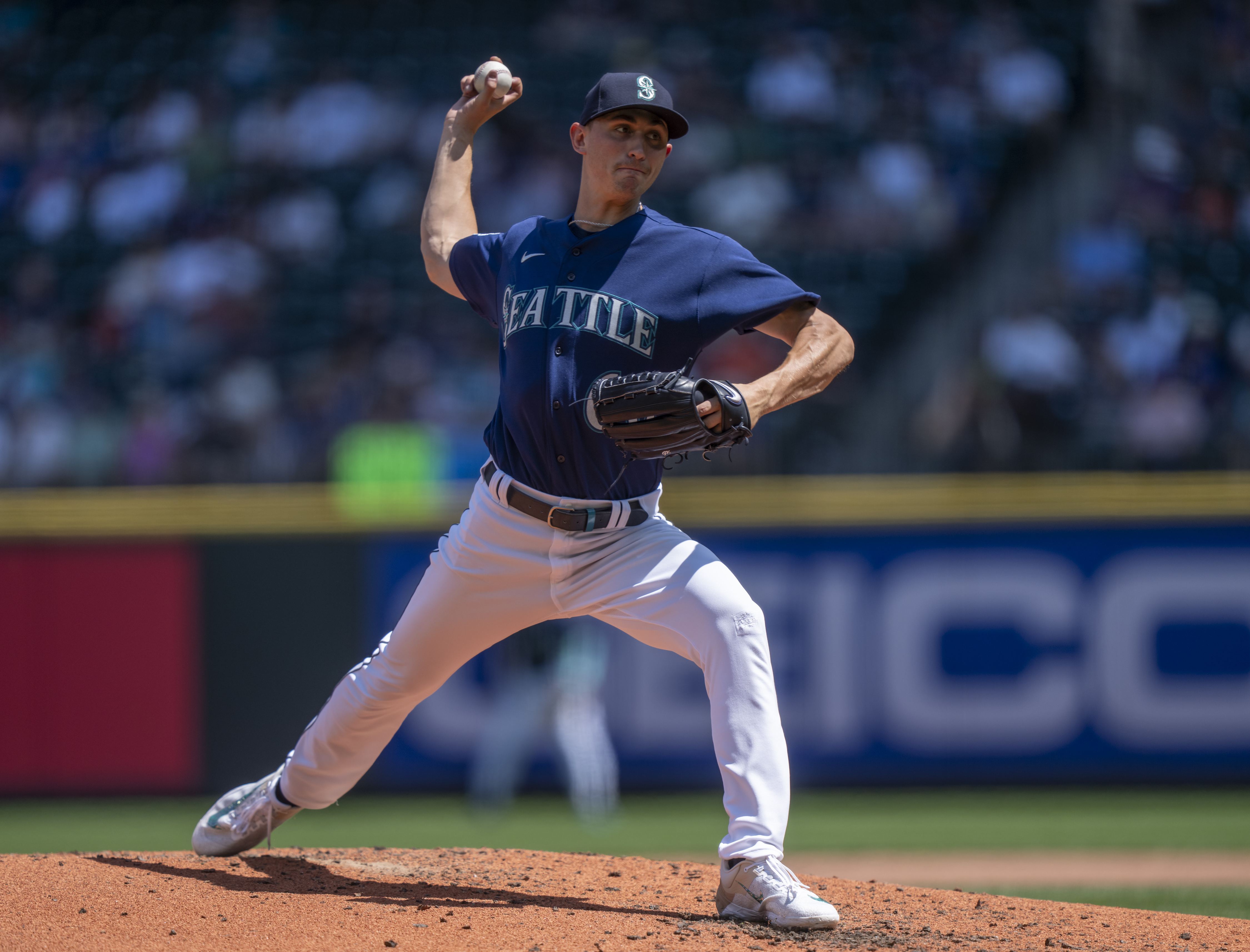 George Kirby delivers strong outing as Mariners split series with Twins