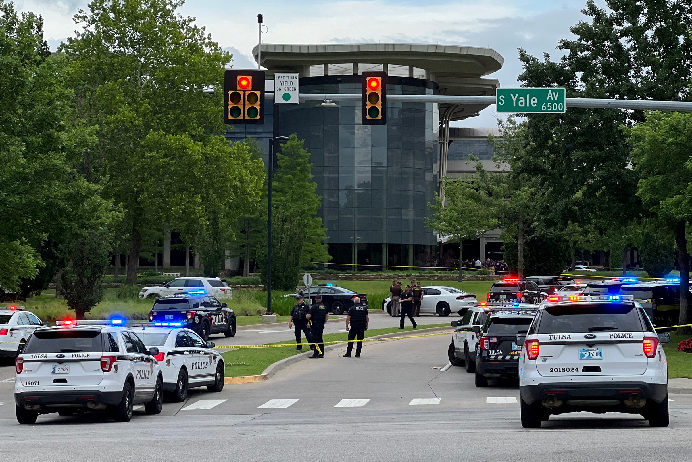 Gunman kills four in Oklahoma medical center, police say | Reuters