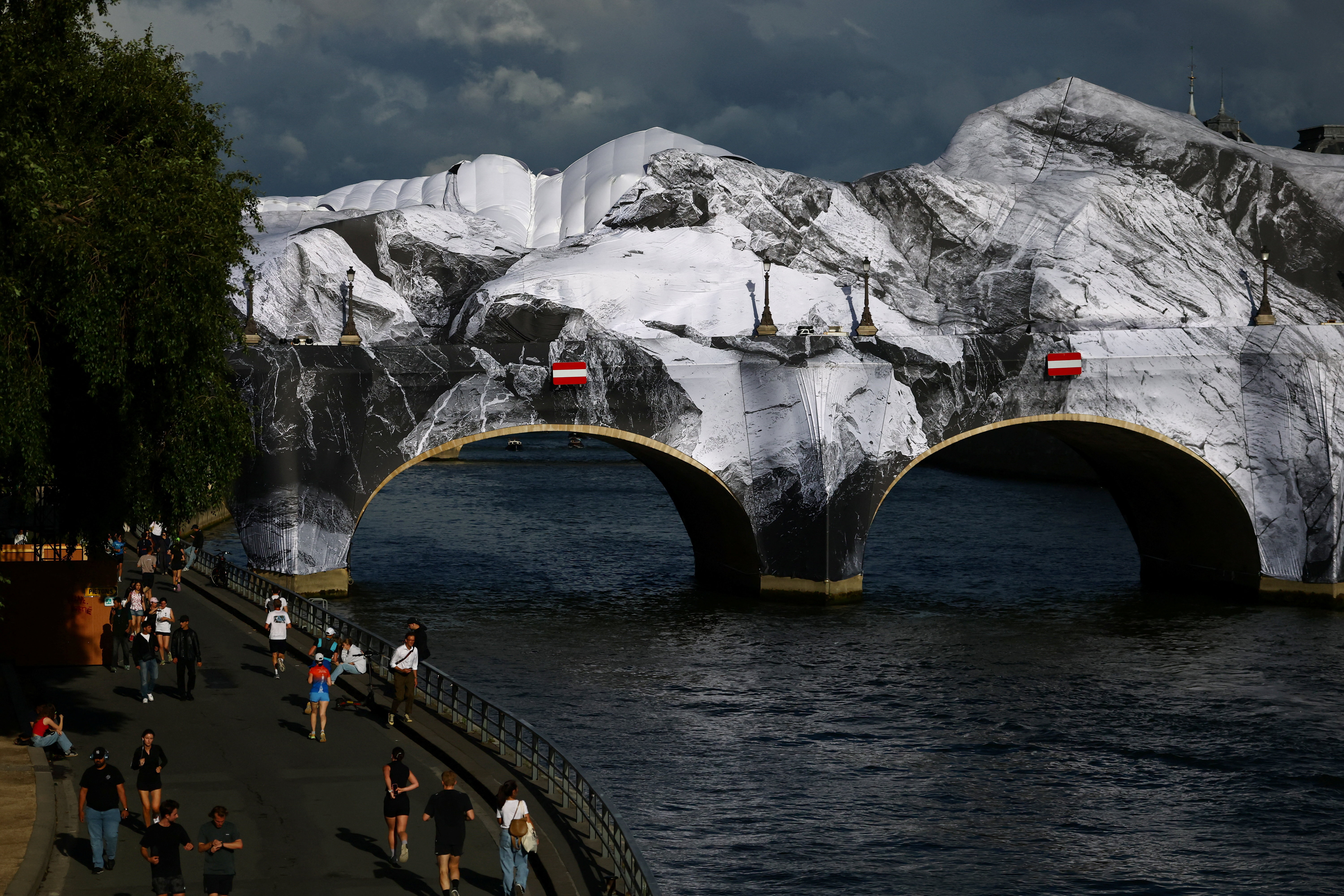 Opening of JR's installation on Paris Pont Neuf bridge delayed