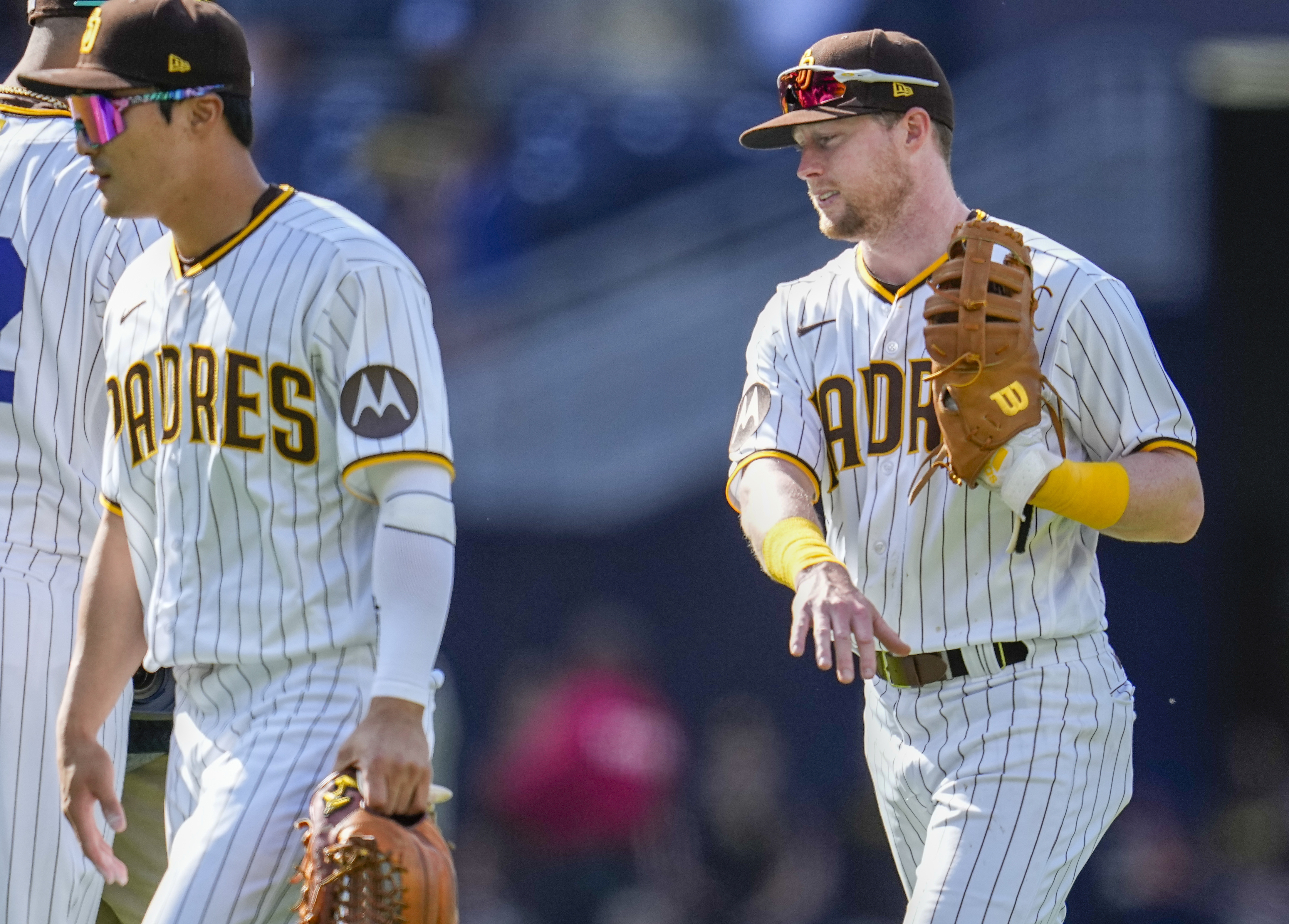 Jake Cronenworth powers Padres past Brewers, 10-3