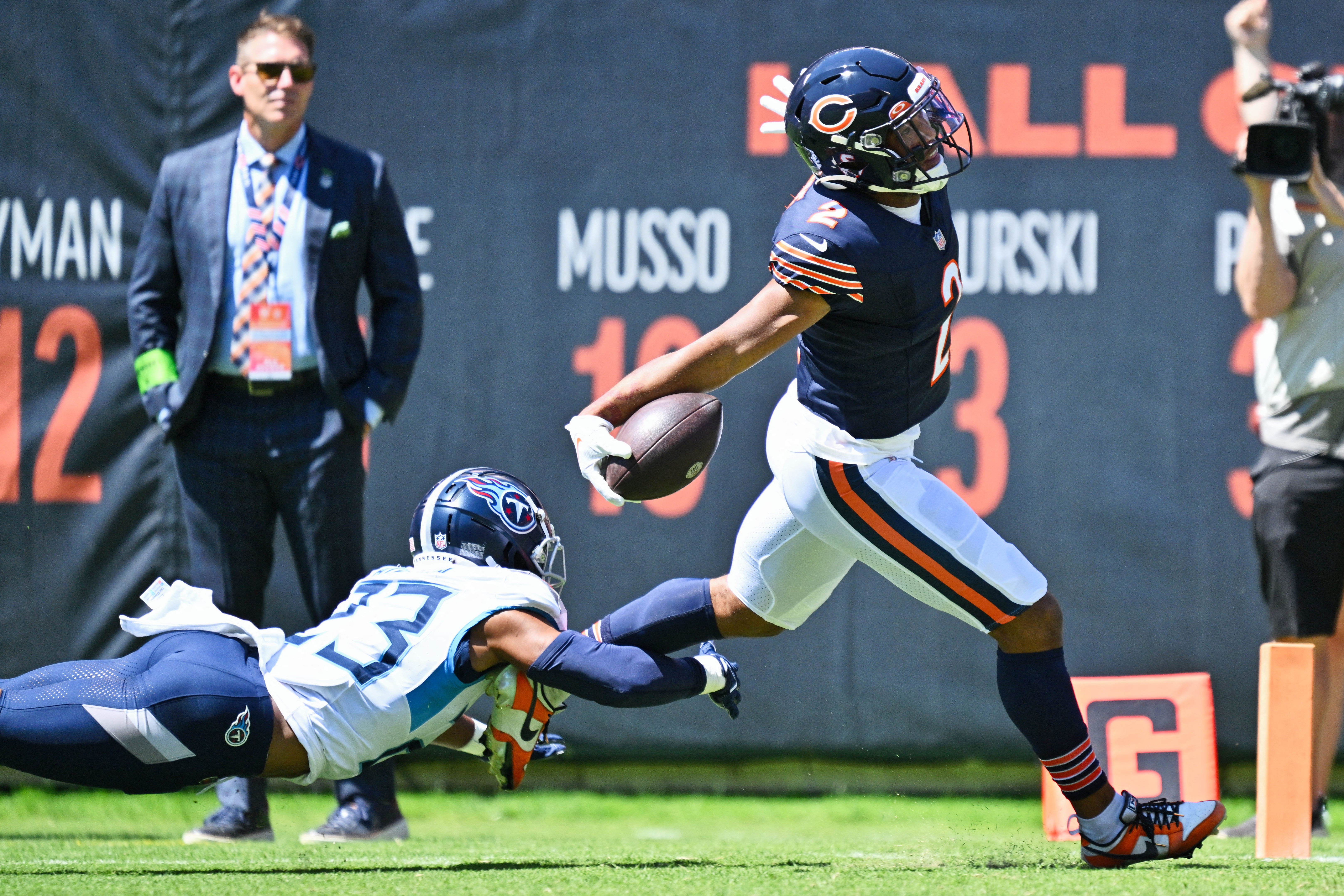 NFL: Denver Broncos at Chicago Bears, Fieldlevel