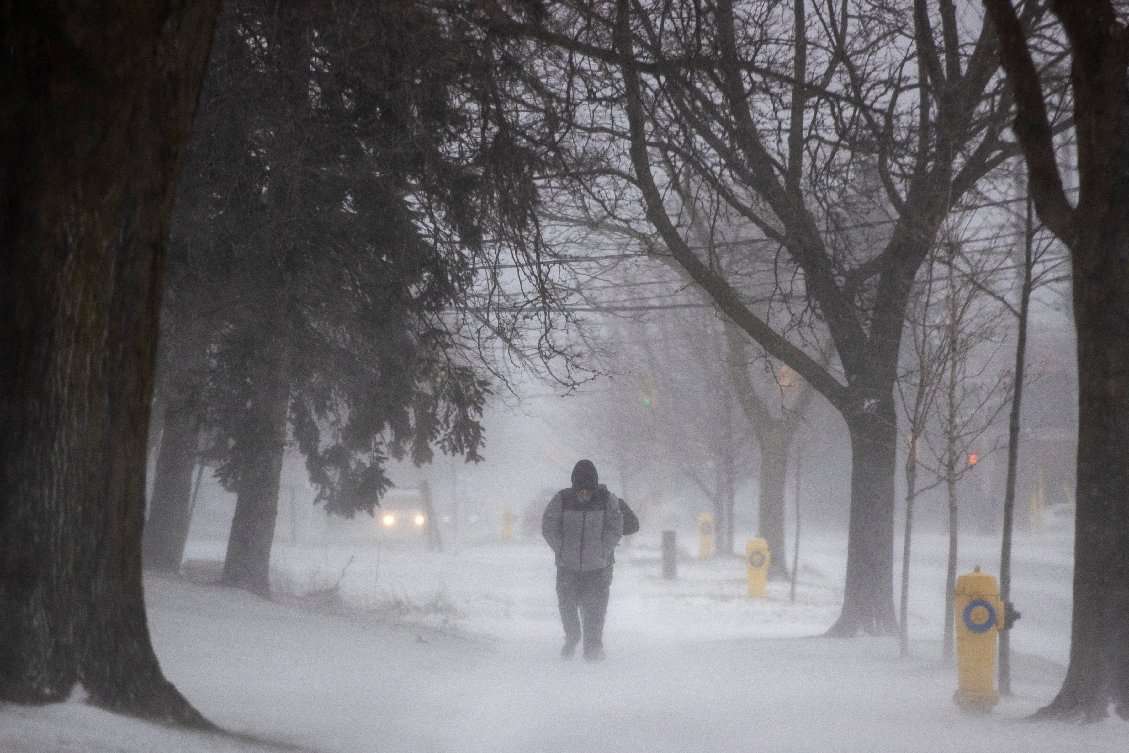 Environment Canada warns of messy winter weather on Thursday