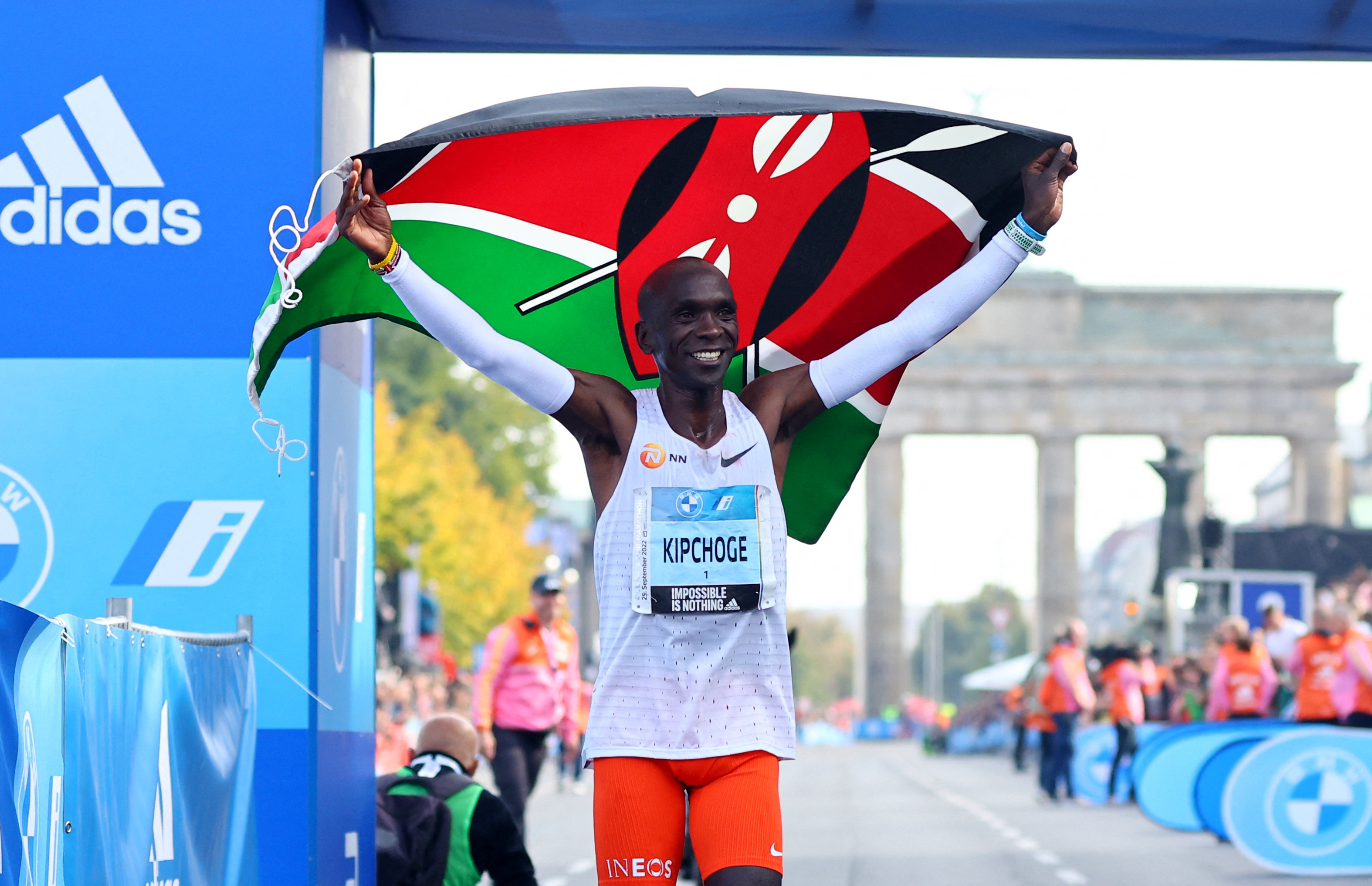 Kenya's Kipchoge shatters marathon world record in | Reuters