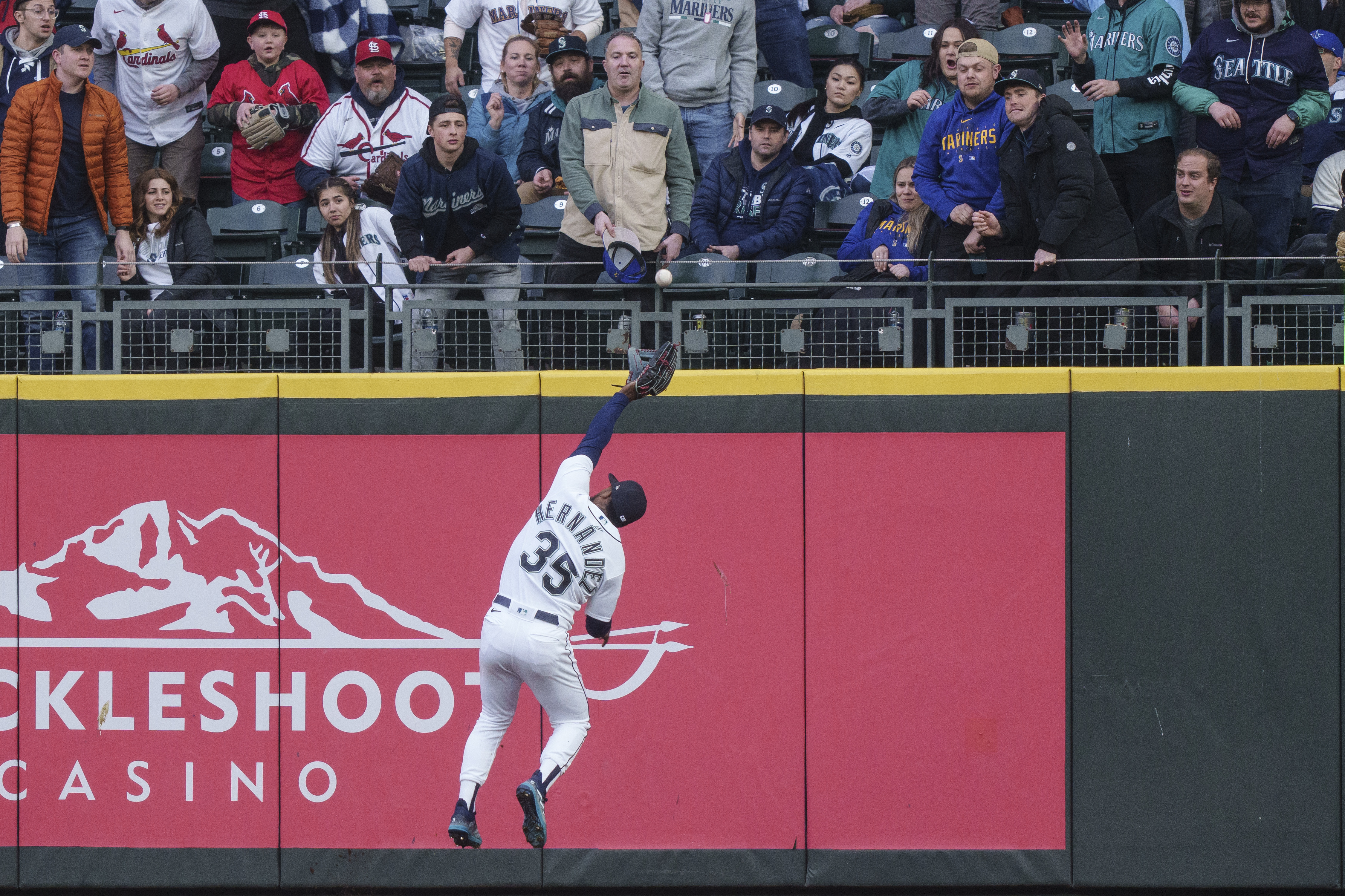 Teoscar Hernandez, AJ Pollock each hit two HRs as Mariners end