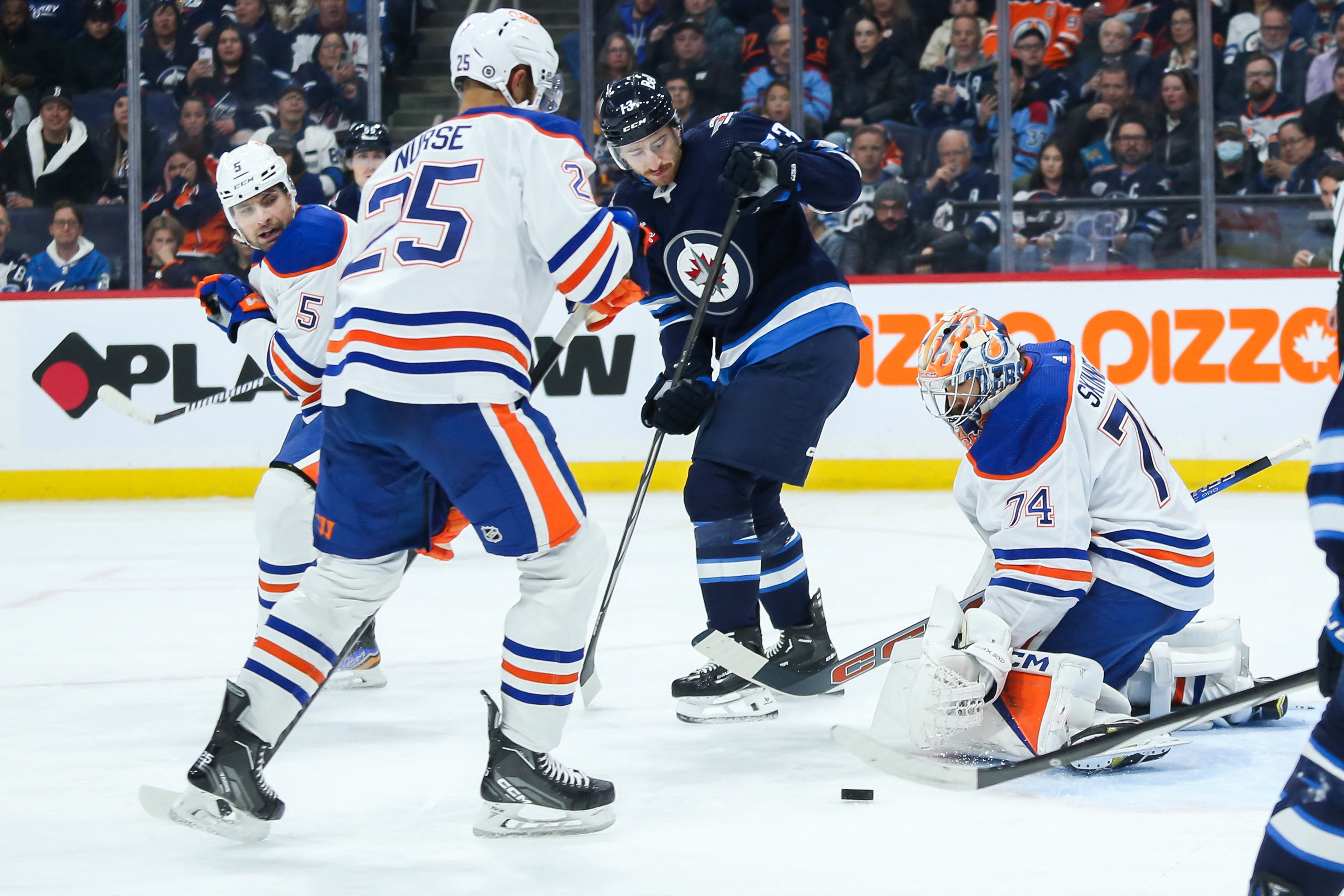 Leon Draisaitl, Oilers ground Jets for 4th straight win | Reuters