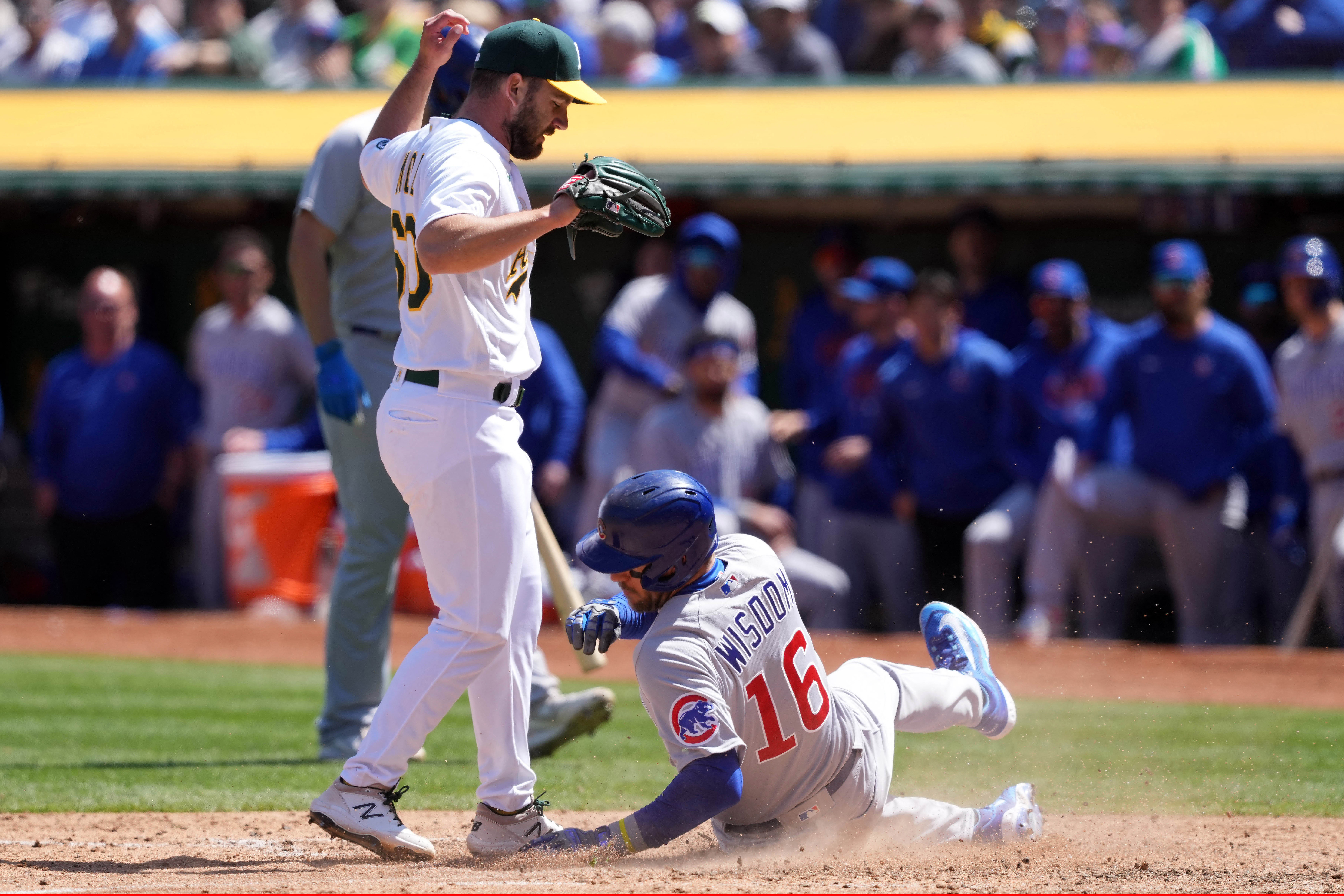 Streaking Dodgers shut out Padres 4-0 for 3-game sweep, 5th win in