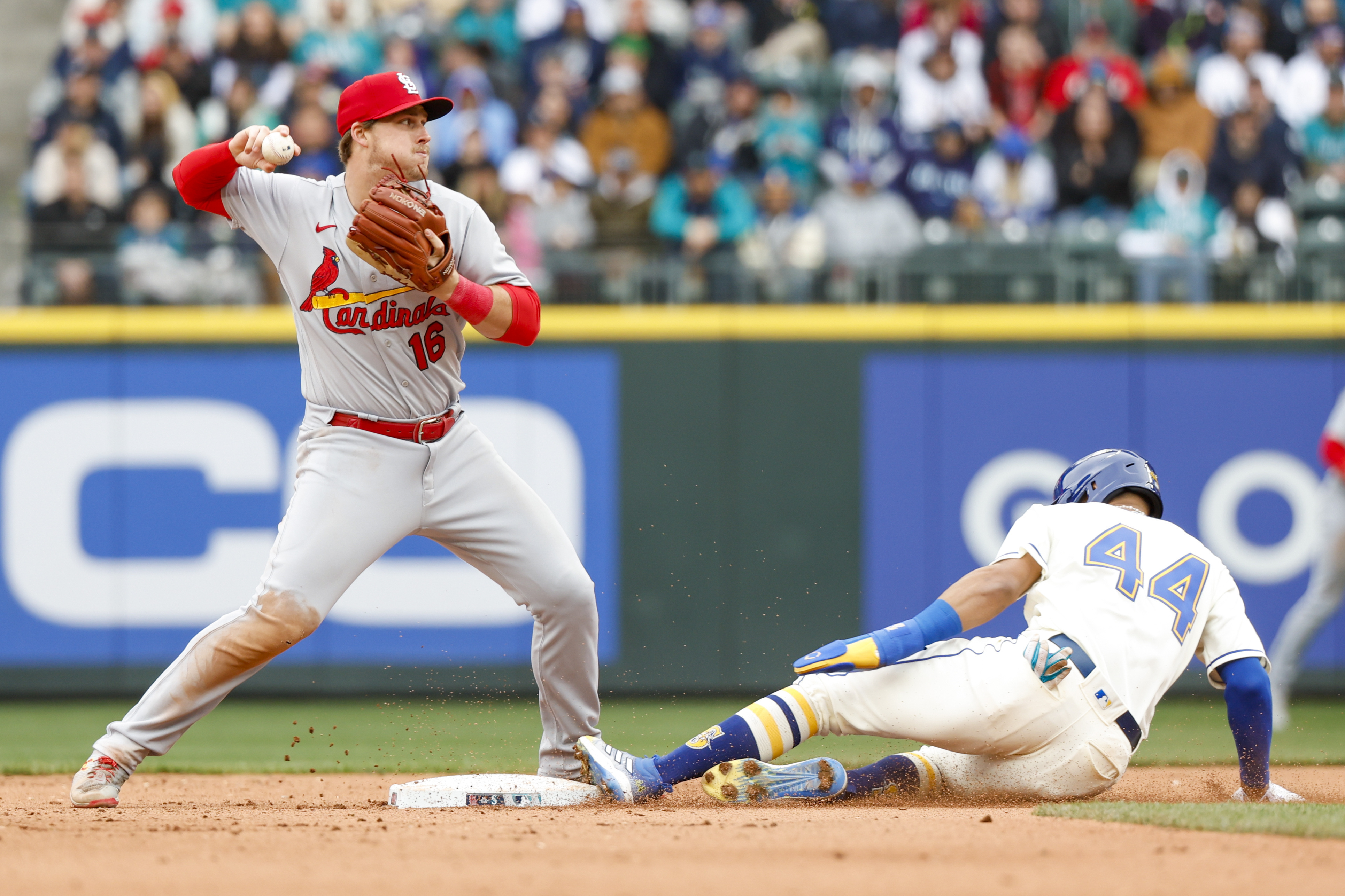 Home run fest powers Cardinals past Mariners