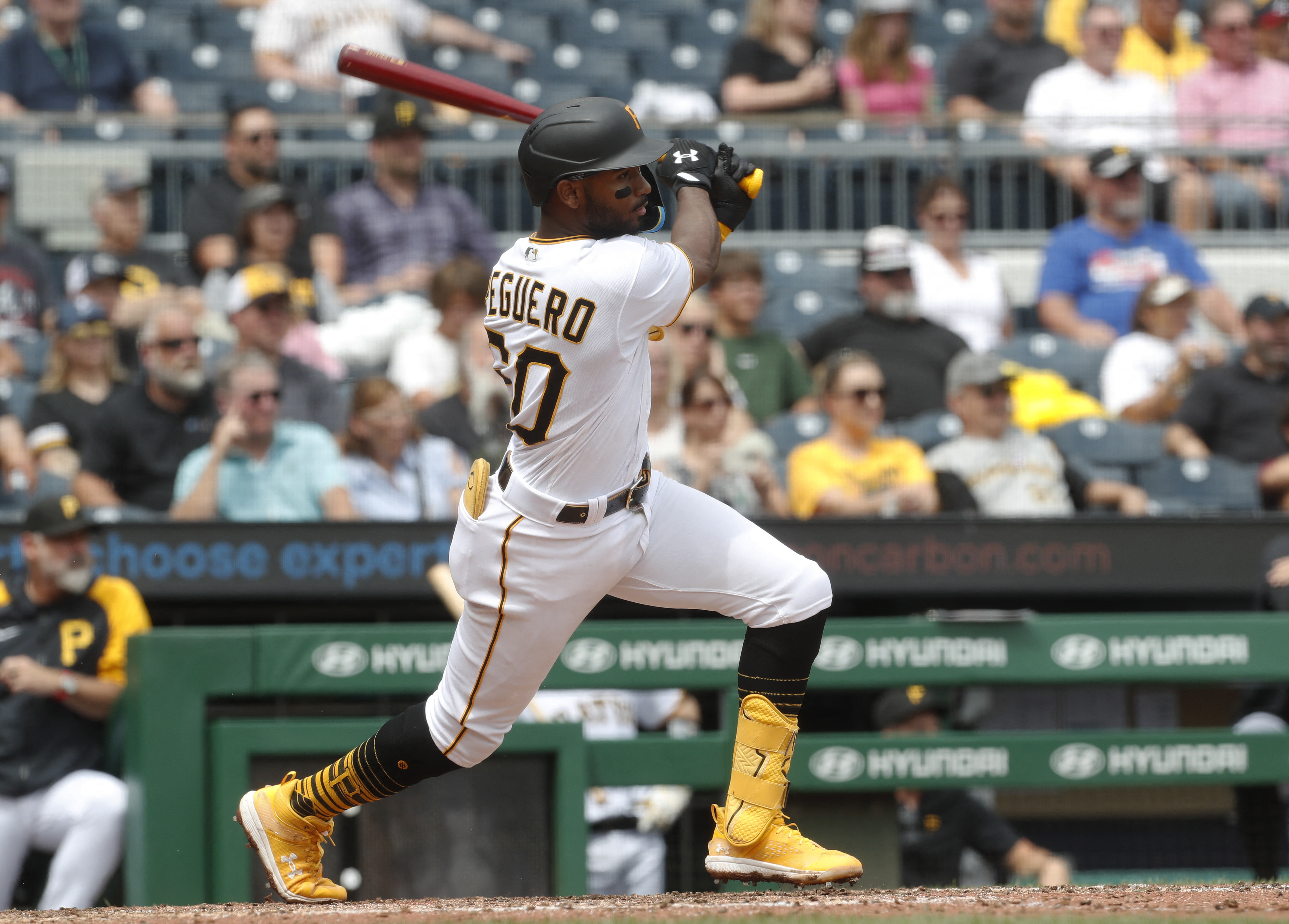 Ke'Bryan Hayes propels Pirates past Braves