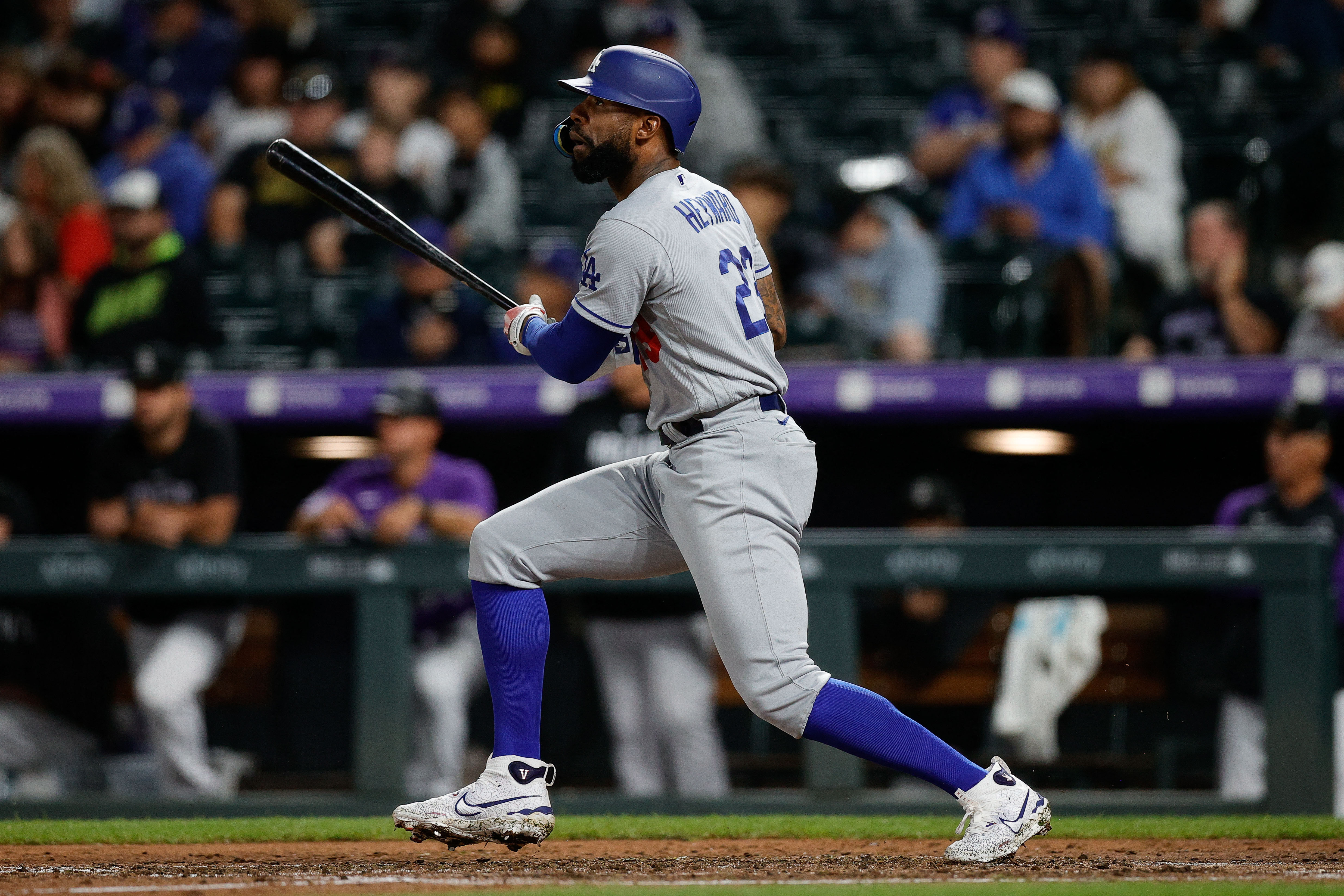 Dodgers drub Rockies in hail-delayed game