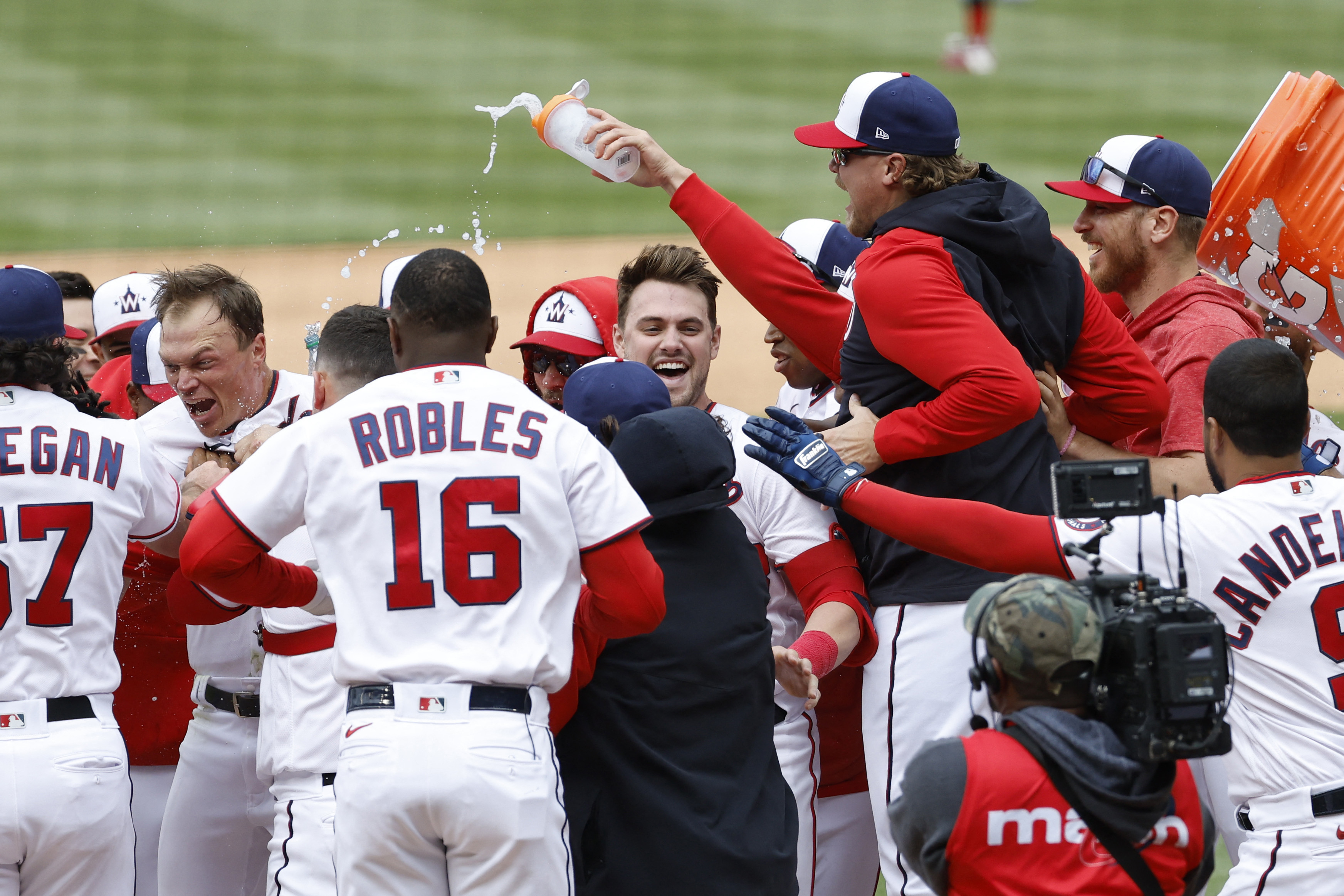 MLB roundup: Orioles score 13, take another series