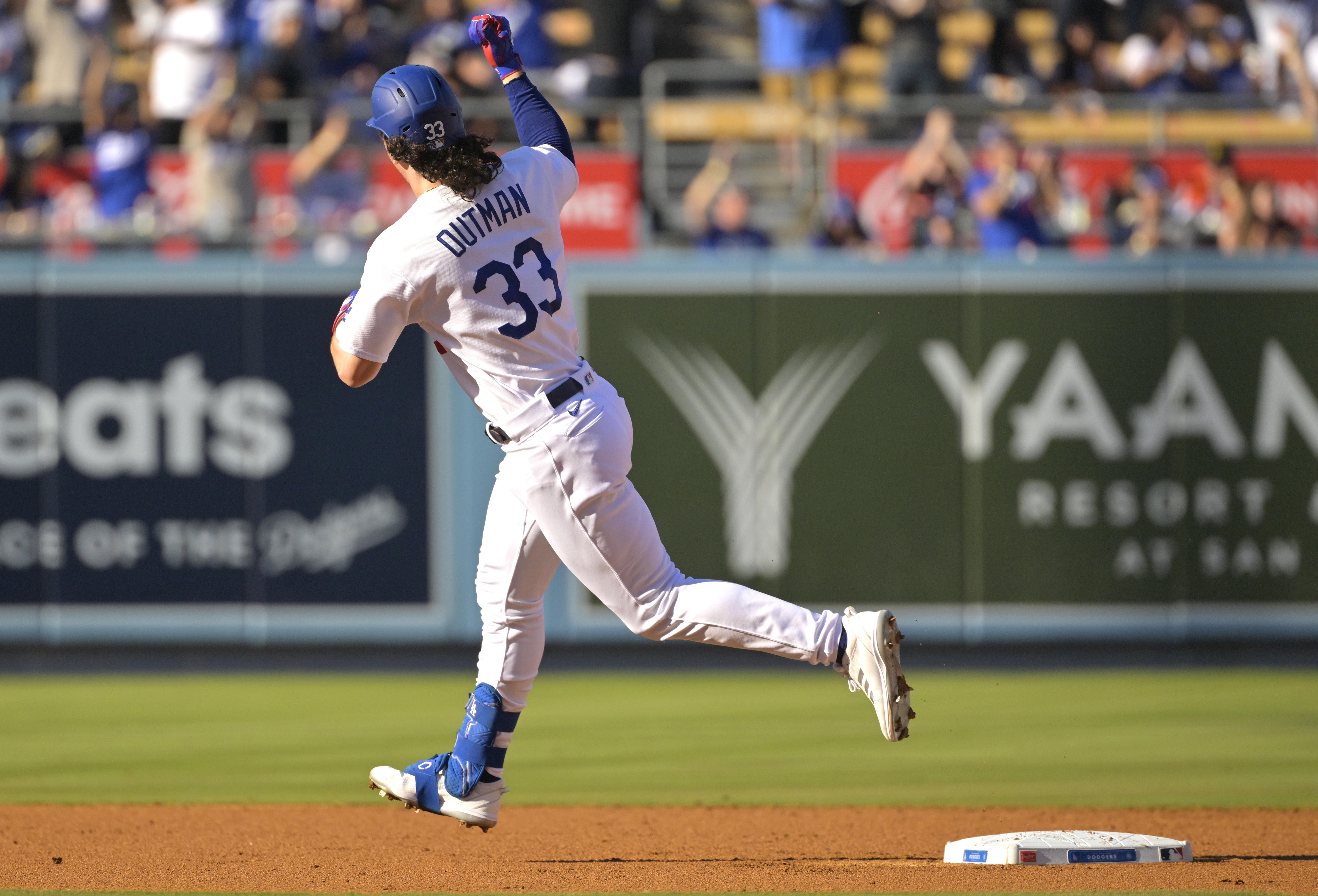 Dodgers edge Cardinals on Chris Taylor's walk-off home run, face Giants in  NLDS – Orange County Register