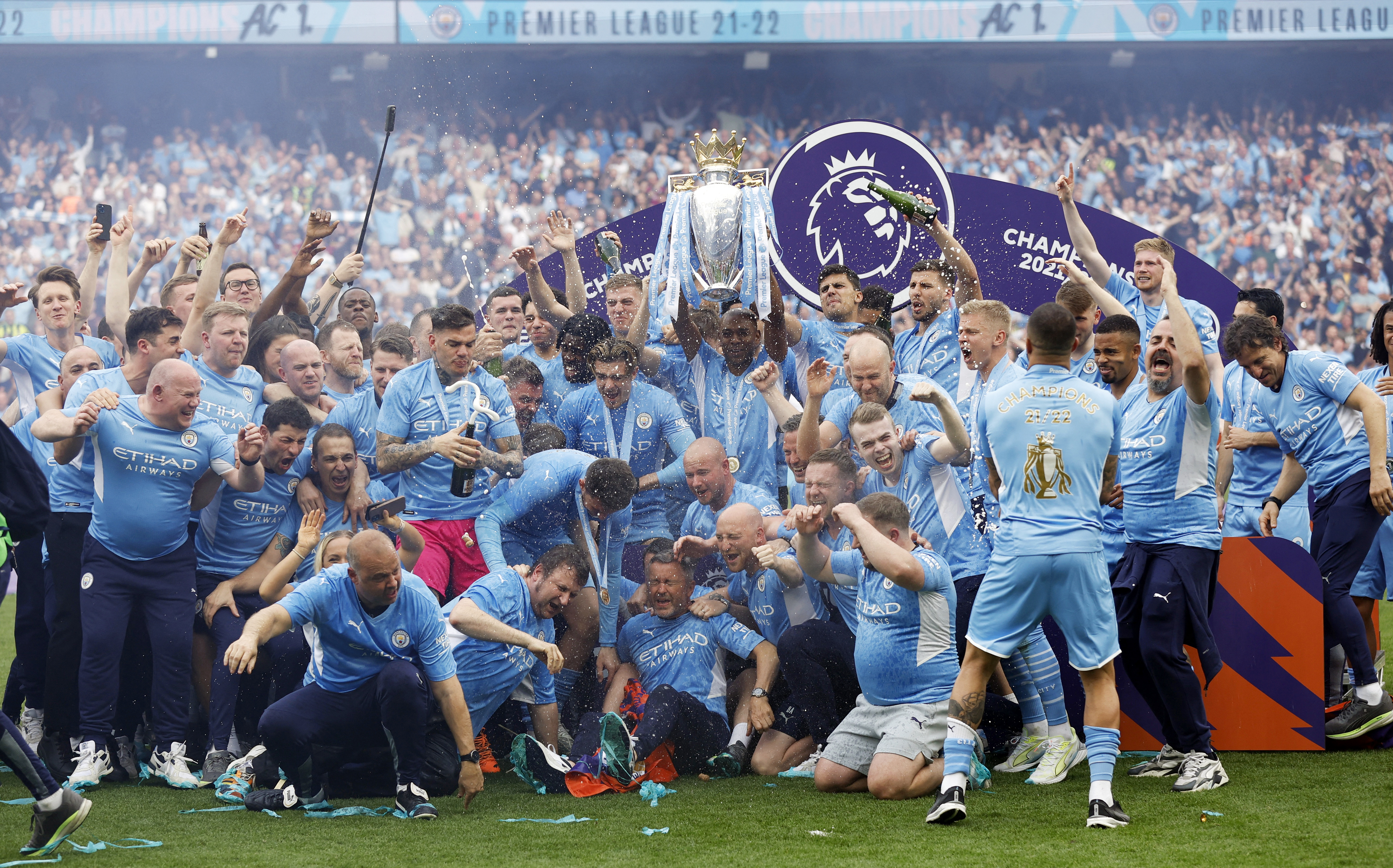 Man City fight back to win title, Spurs take fourth - Reuters
