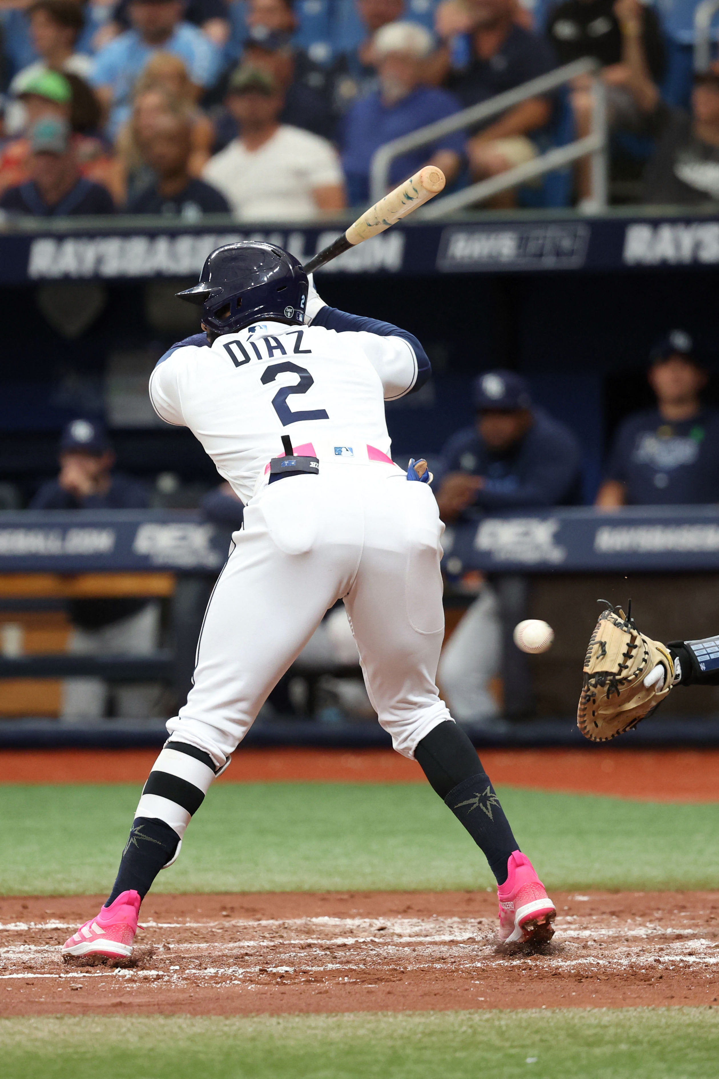 Yankees score 3 runs in 8th inning to end Rays' win streak