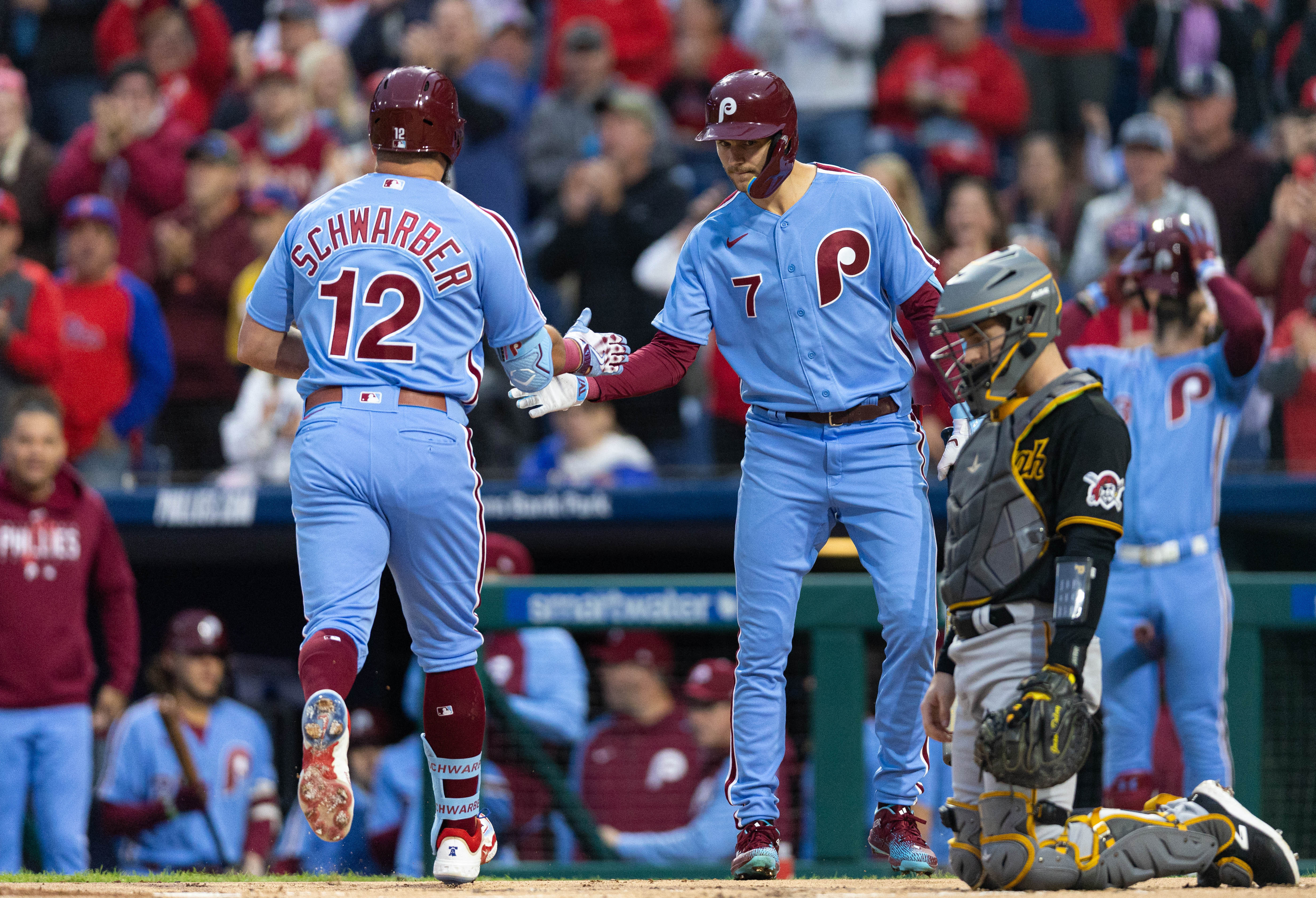 Pirates visit Phillies team on home winning streak