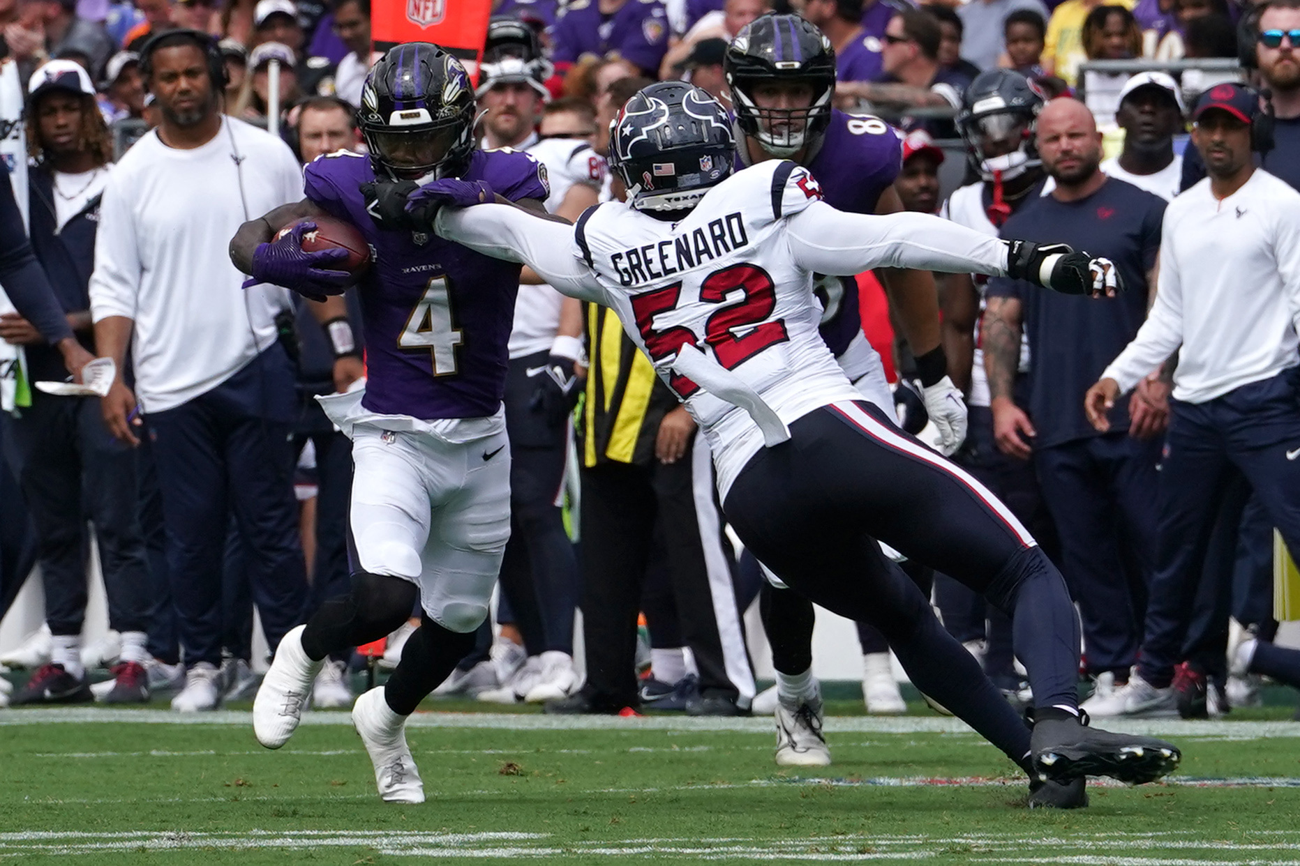 Lamar Jackson, Ravens start slow before rolling over Texans, 25-9