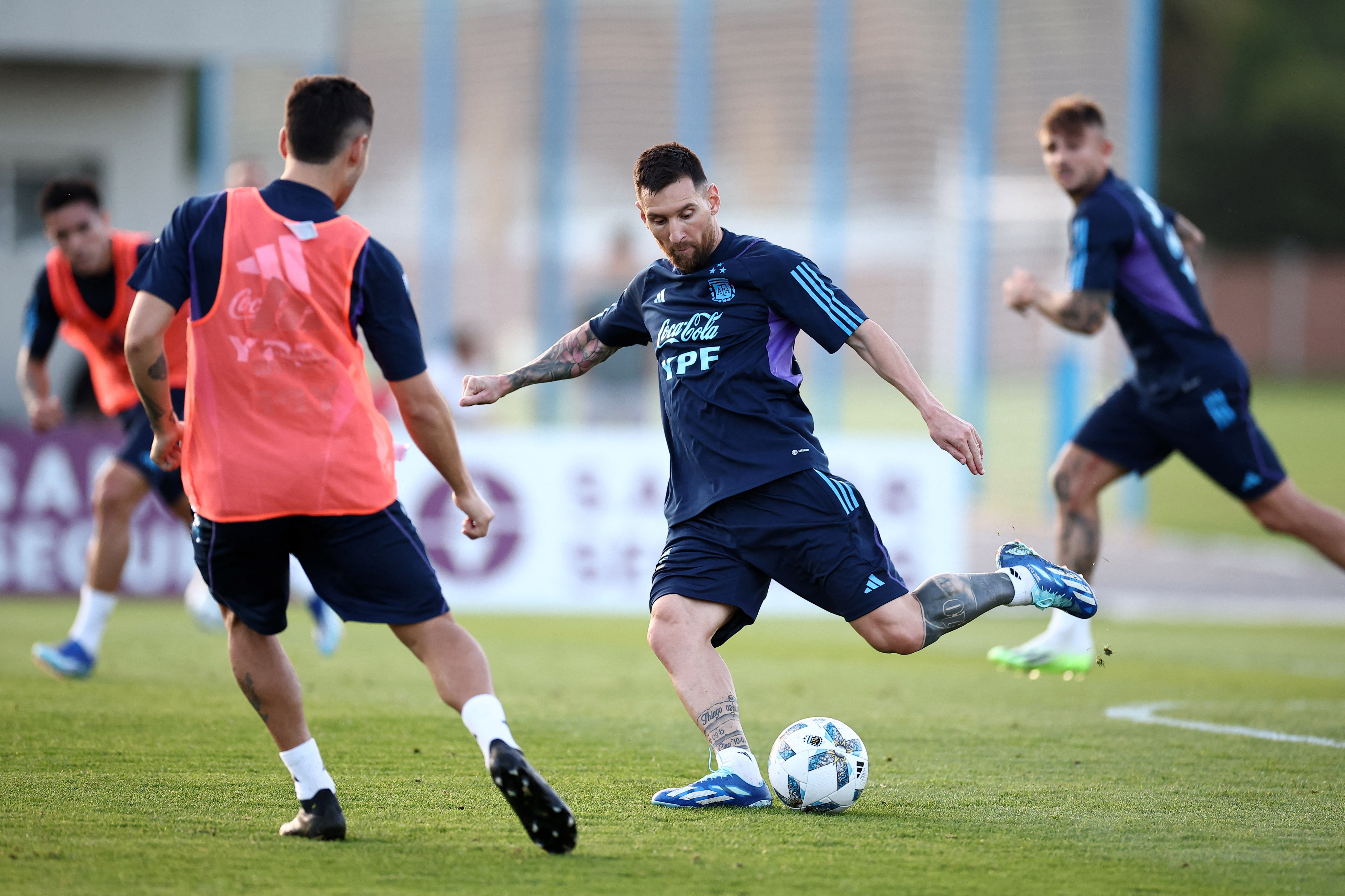 Messi fit for Argentina qualifiers, says Scaloni | Reuters