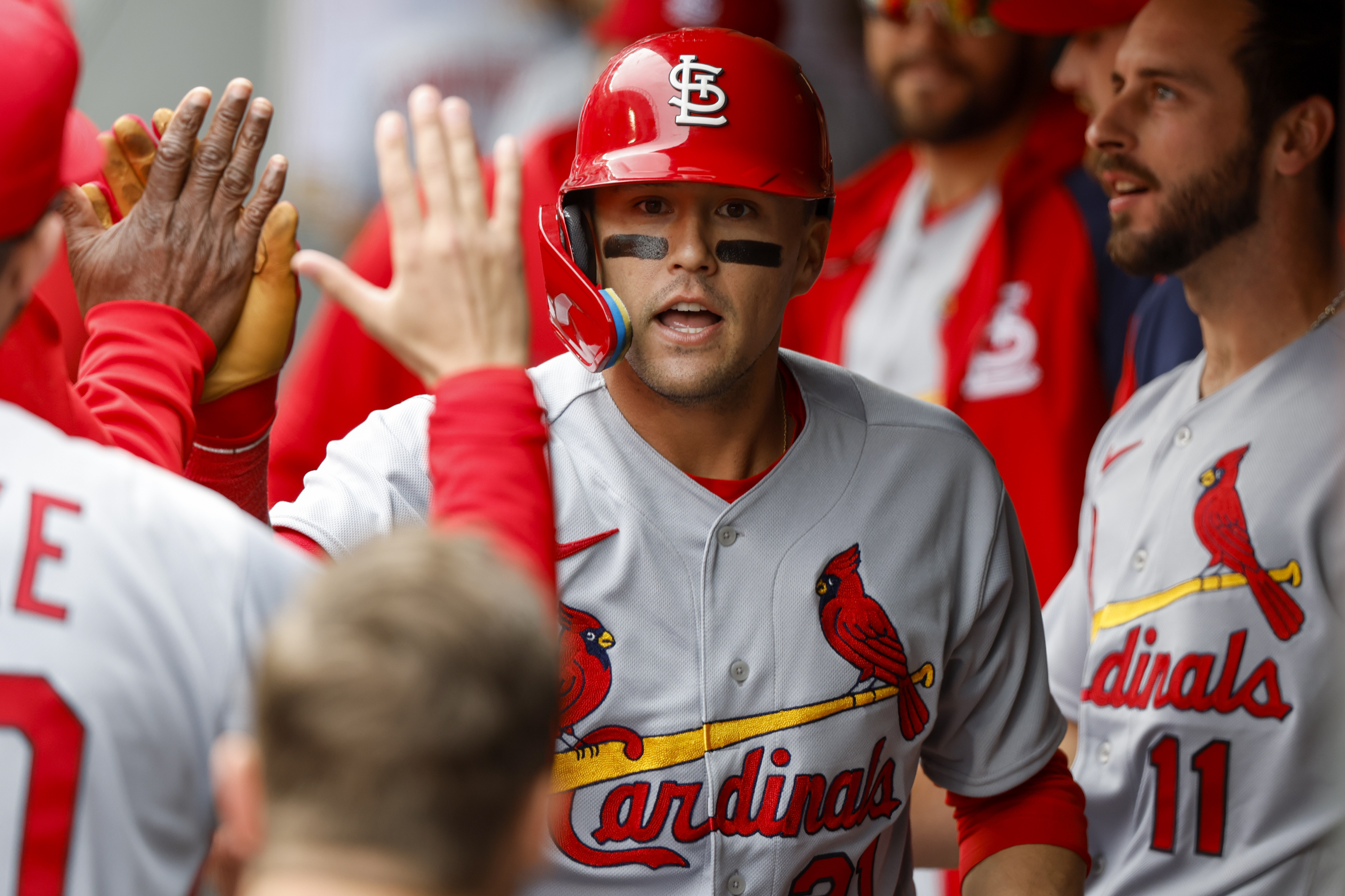 Home run fest powers Cardinals past Mariners