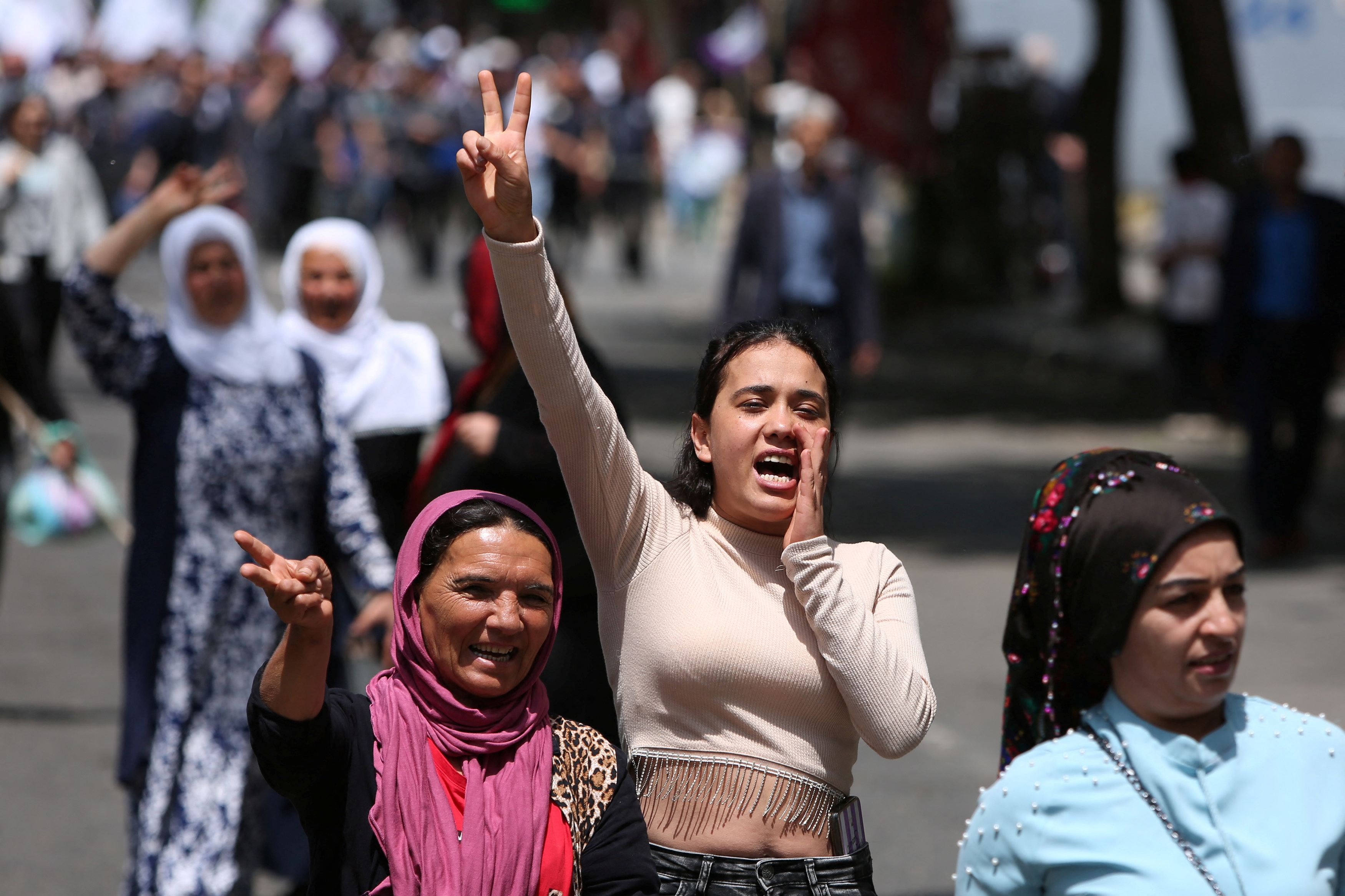 Turkey: Kurdish Mayors' Removal Violates Voters' Rights