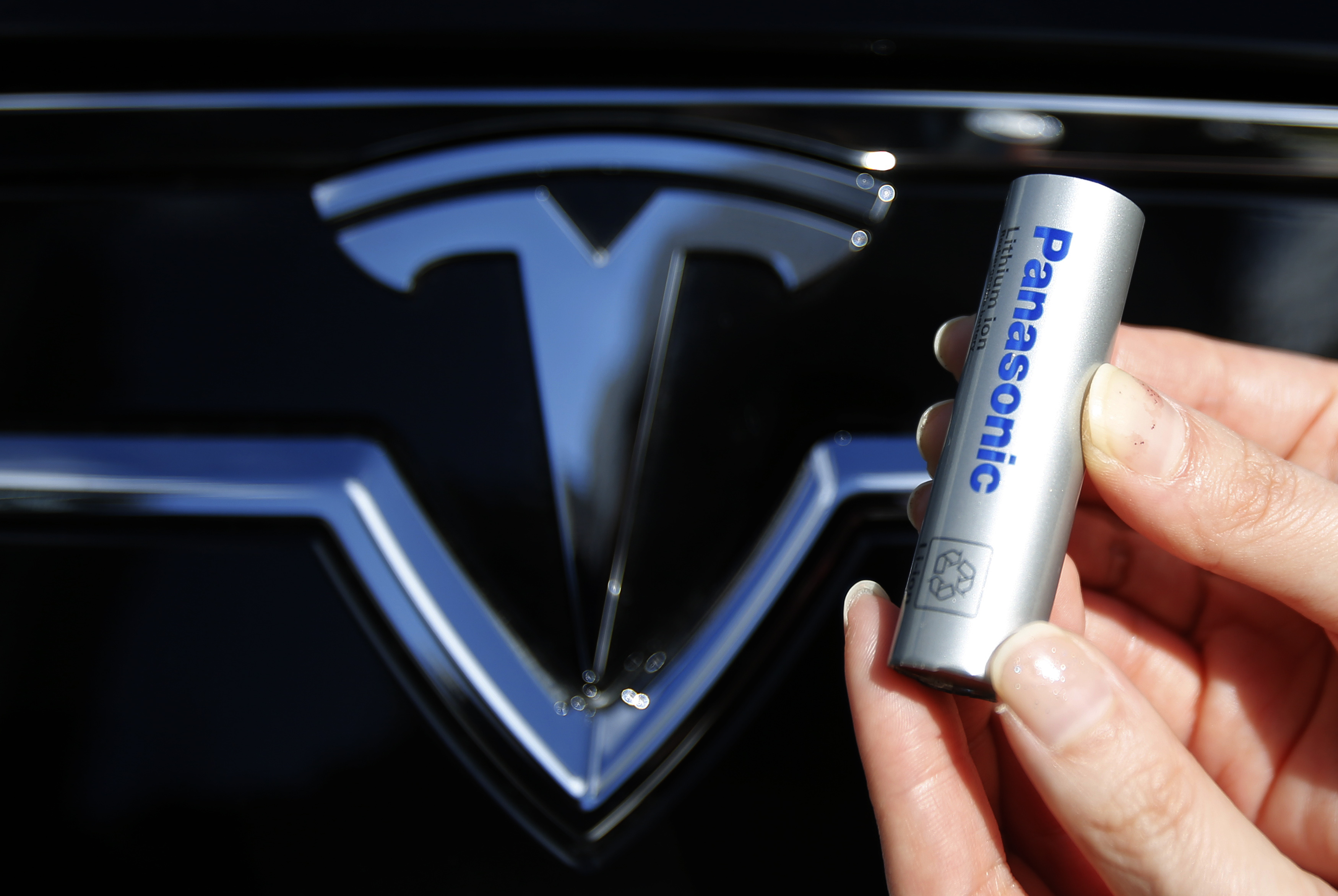 Panasonic to begin mass producing new Tesla battery by end-March 2024