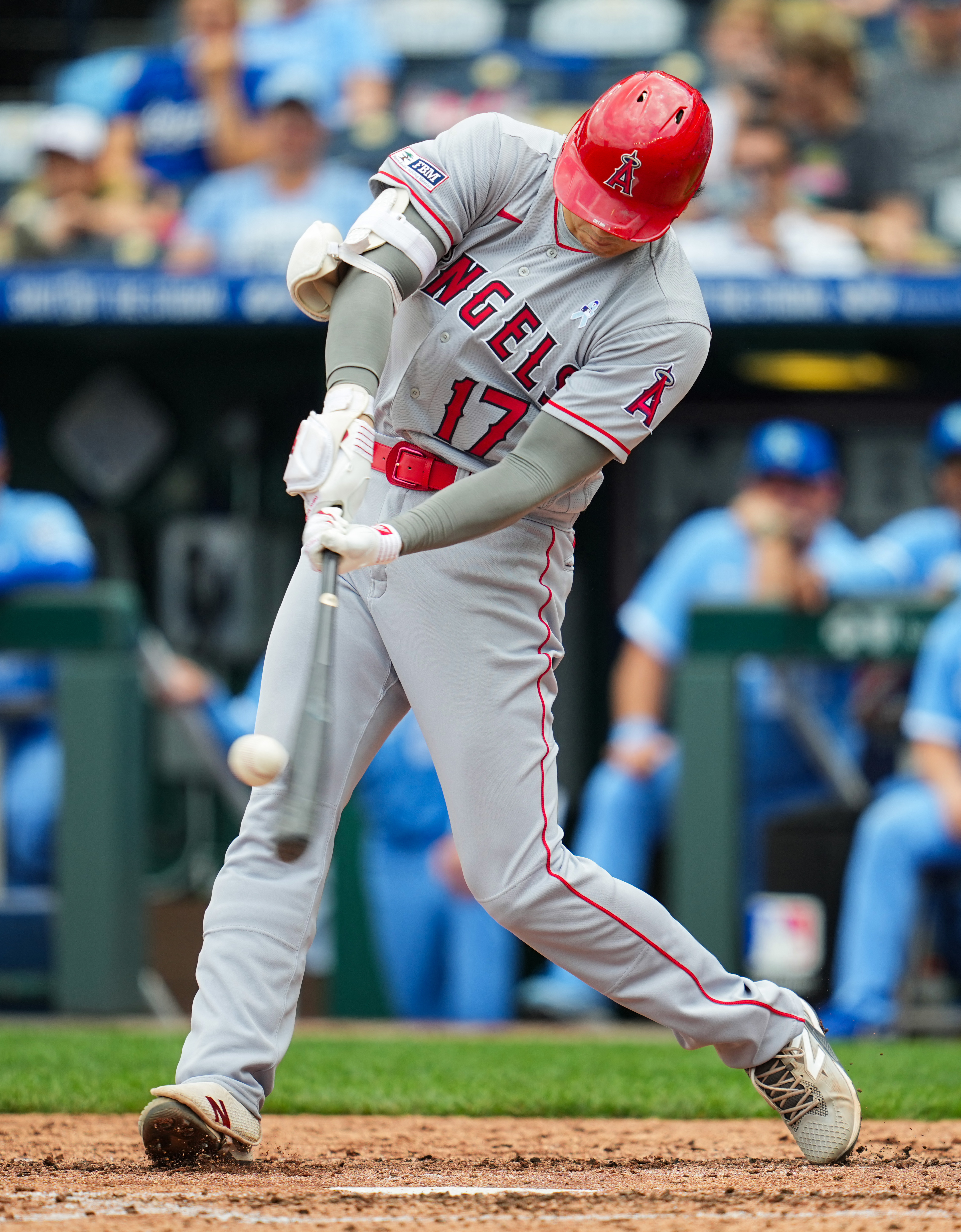 Ward, Trout, Ohtani hit 3 straight HRs, Angels beat Royals 4-3