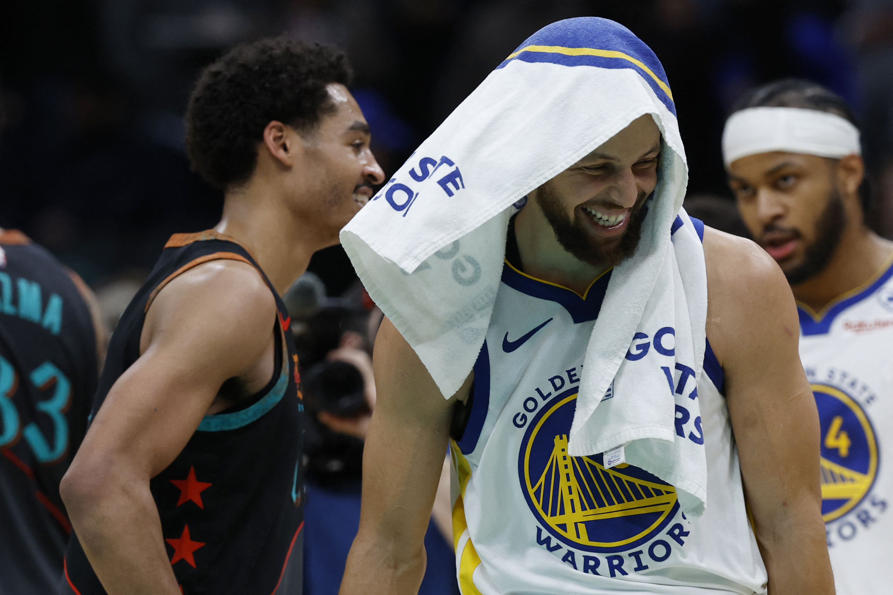 Warriors coast by Jordan Poole, Wizards | Reuters