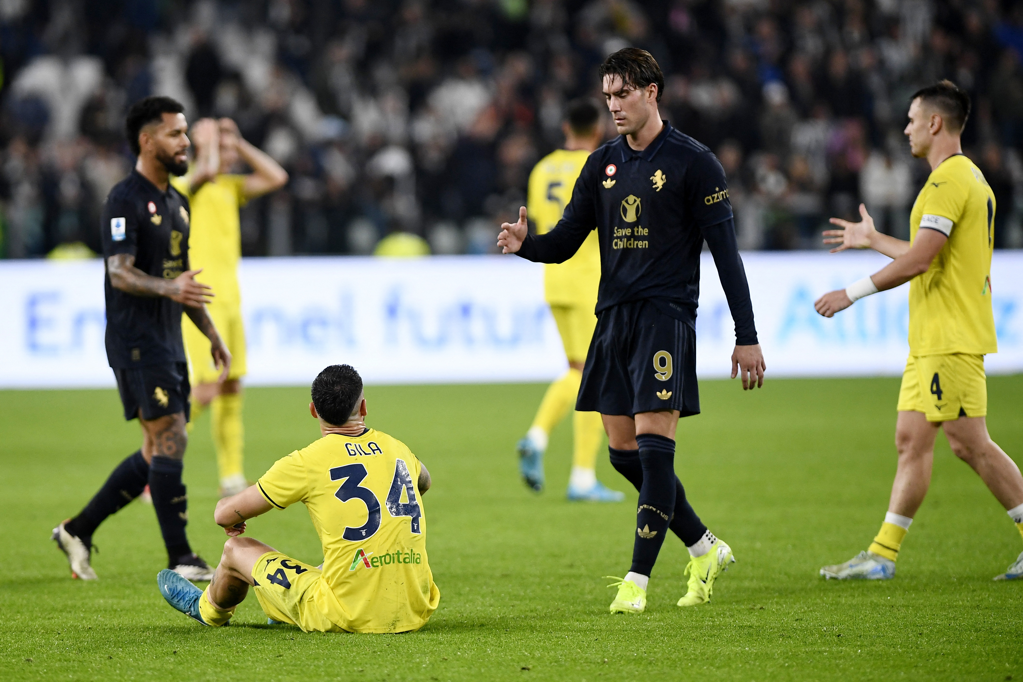 Ten-man Lazio score late own goal to gift Juventus 1-0 win | Reuters