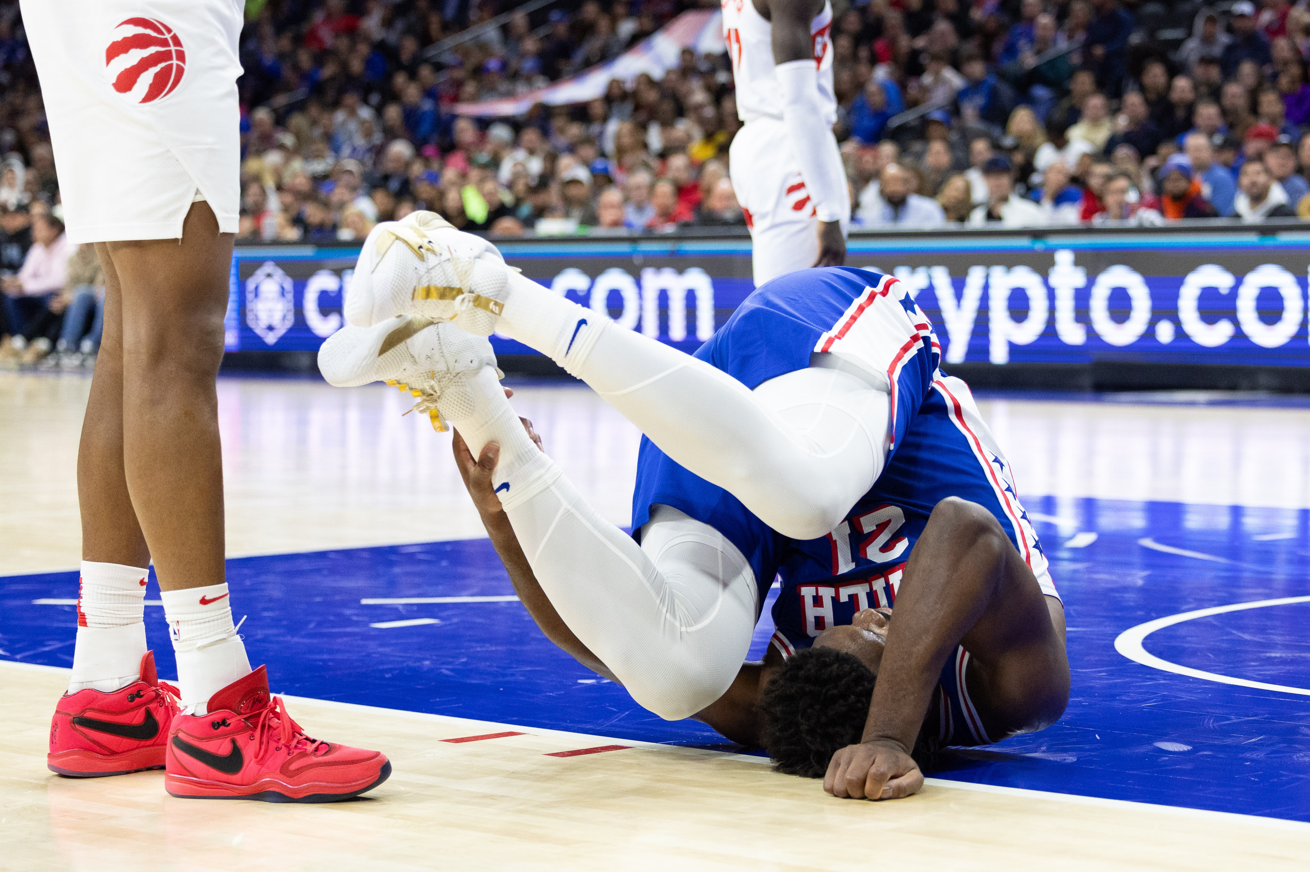 DROPPIN BUCKETS] Embiid + free throws 🙄 : r/torontoraptors