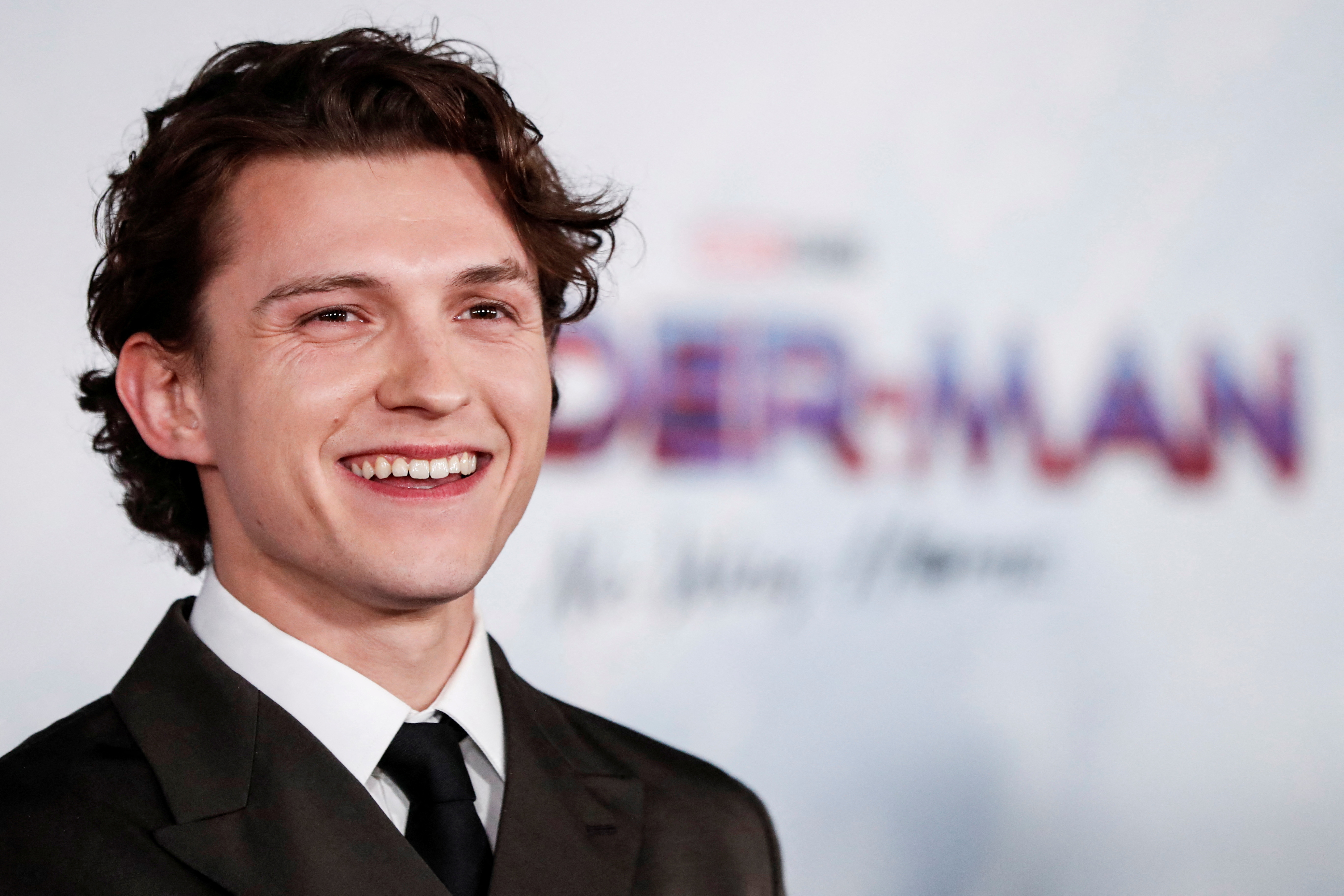 Tom Holland to Star as Nathan Drake in Uncharted Movie, Premiere