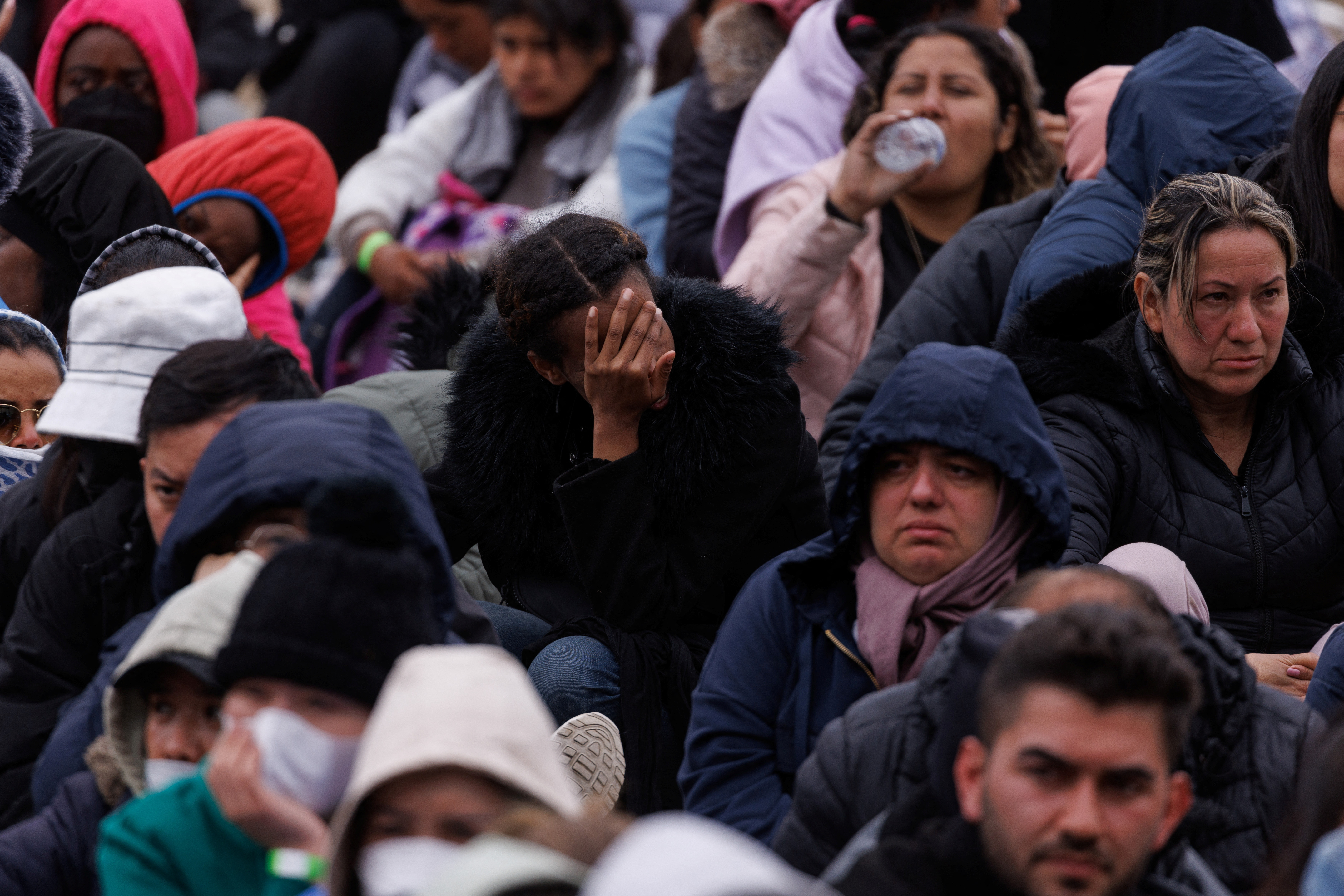 Migrants mass along US-Mexico border as Title 42 nears end - May 10 ...