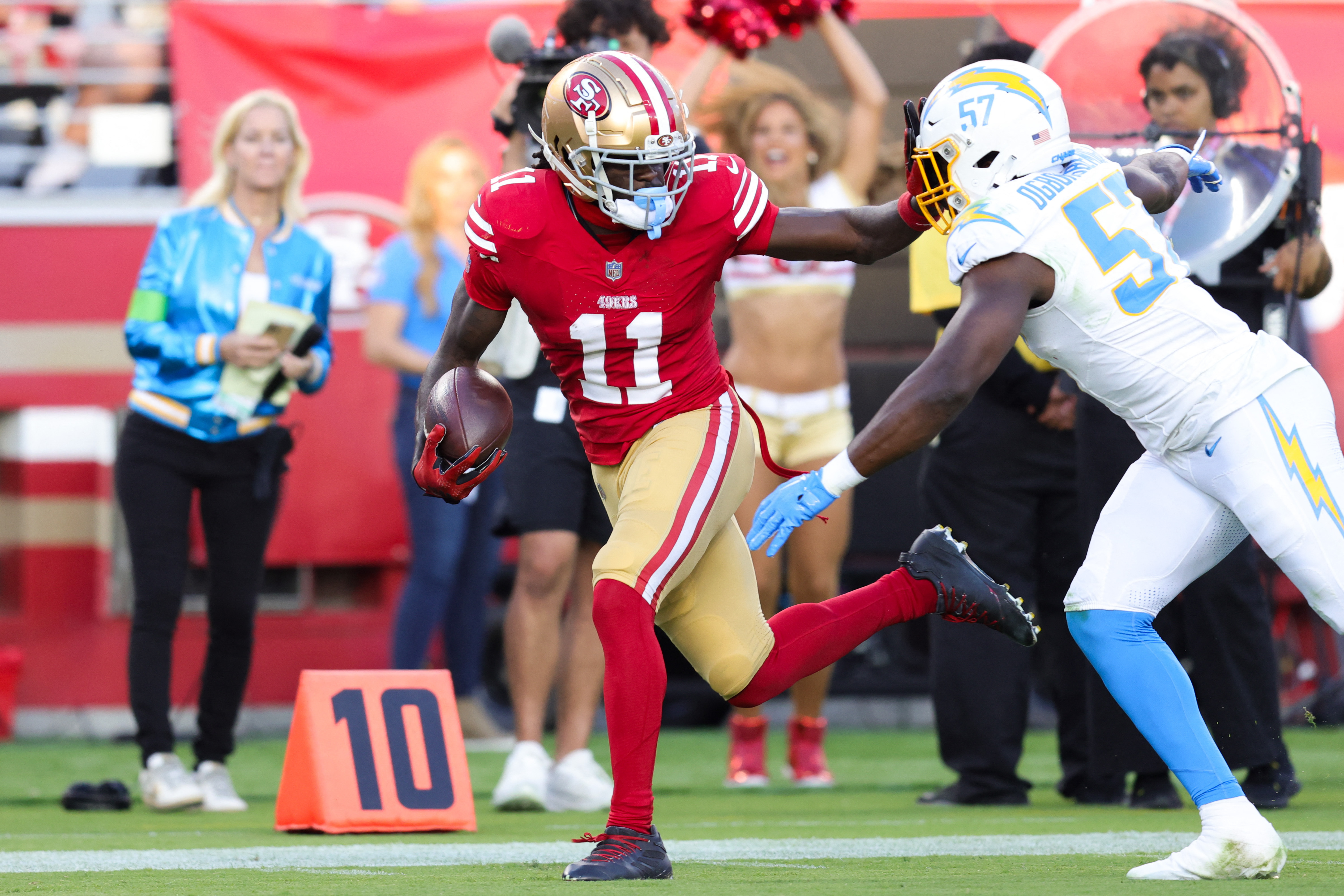 Los Angeles Chargers running back Joshua Kelley plows through pileup for  ferocious 22-yard pickup