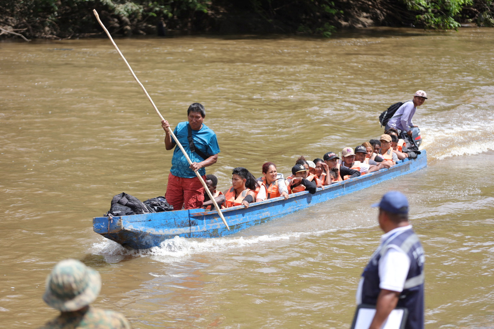 Presidents of Panama and Costa Rica visit Lajas Blancas to check migrants influx, in Panama