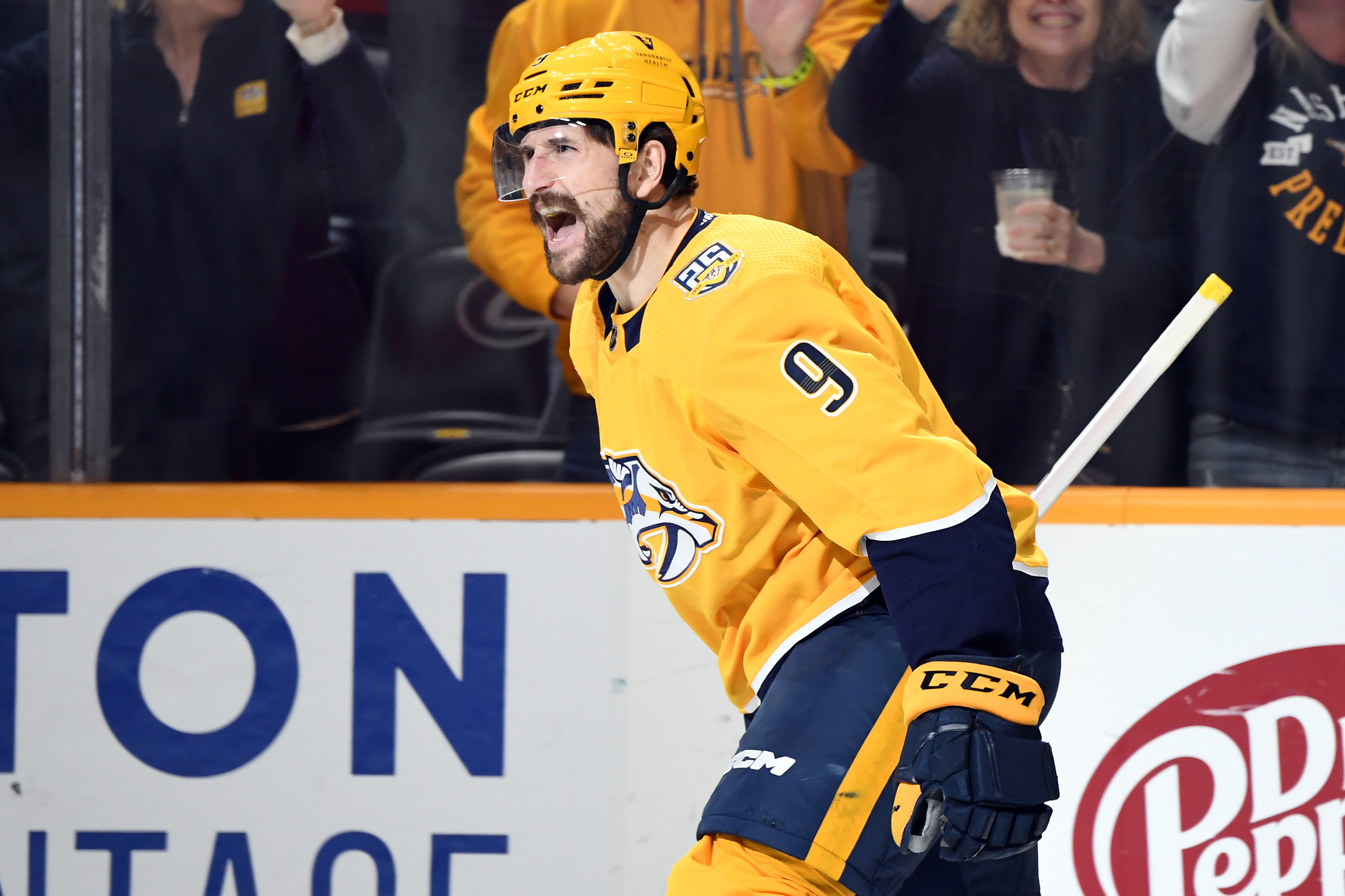 NHL roundup: Preds stretch point streak to 17 games