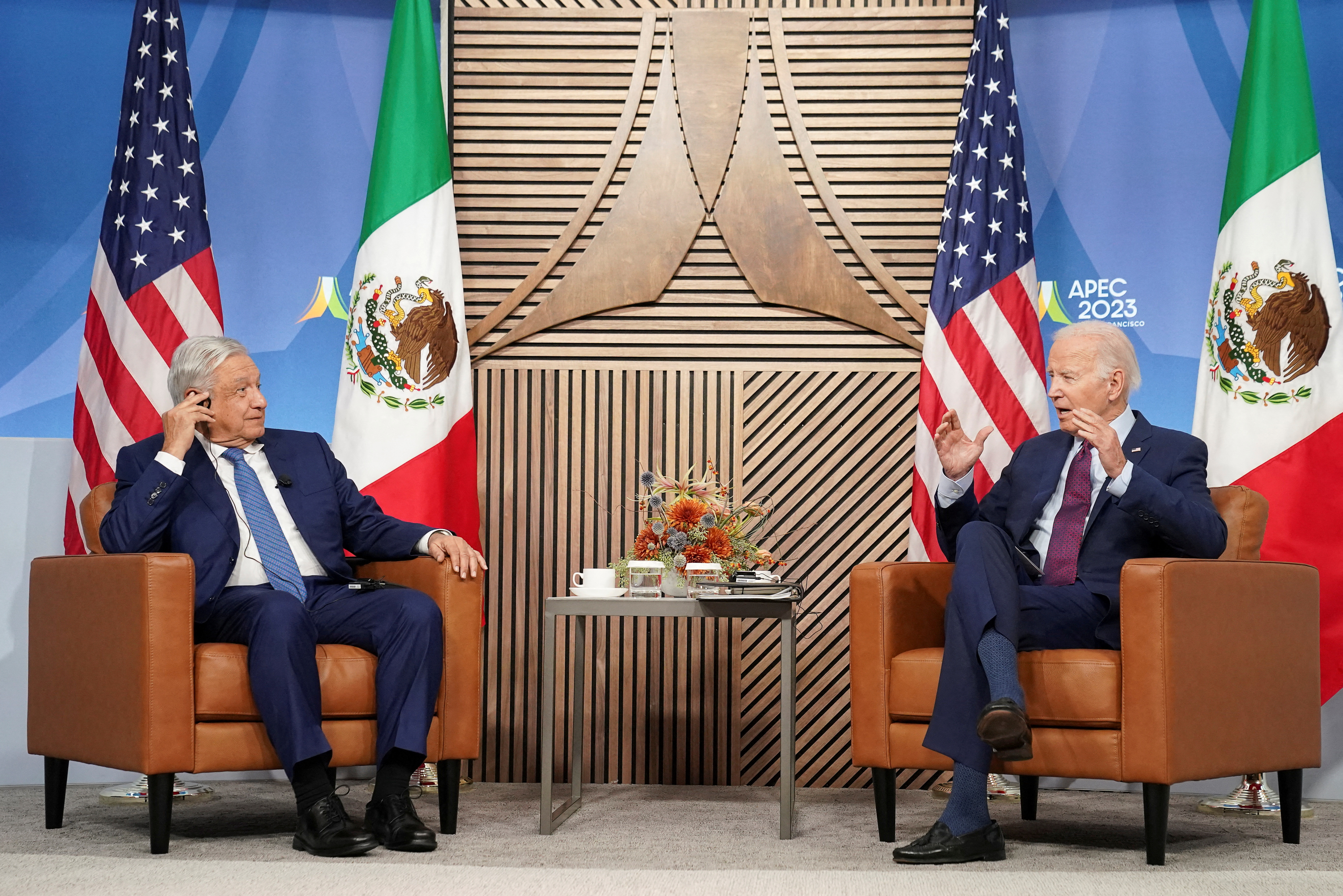 Presidente mexicano pide a legisladores permitir la entrada de entrenadores militares estadounidenses a México