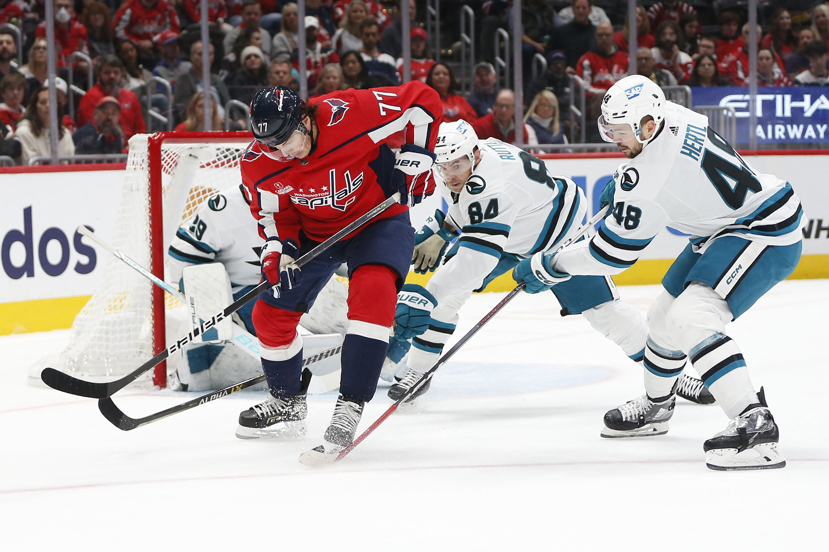 Tom Wilson helps Capitals top winless Sharks | Reuters