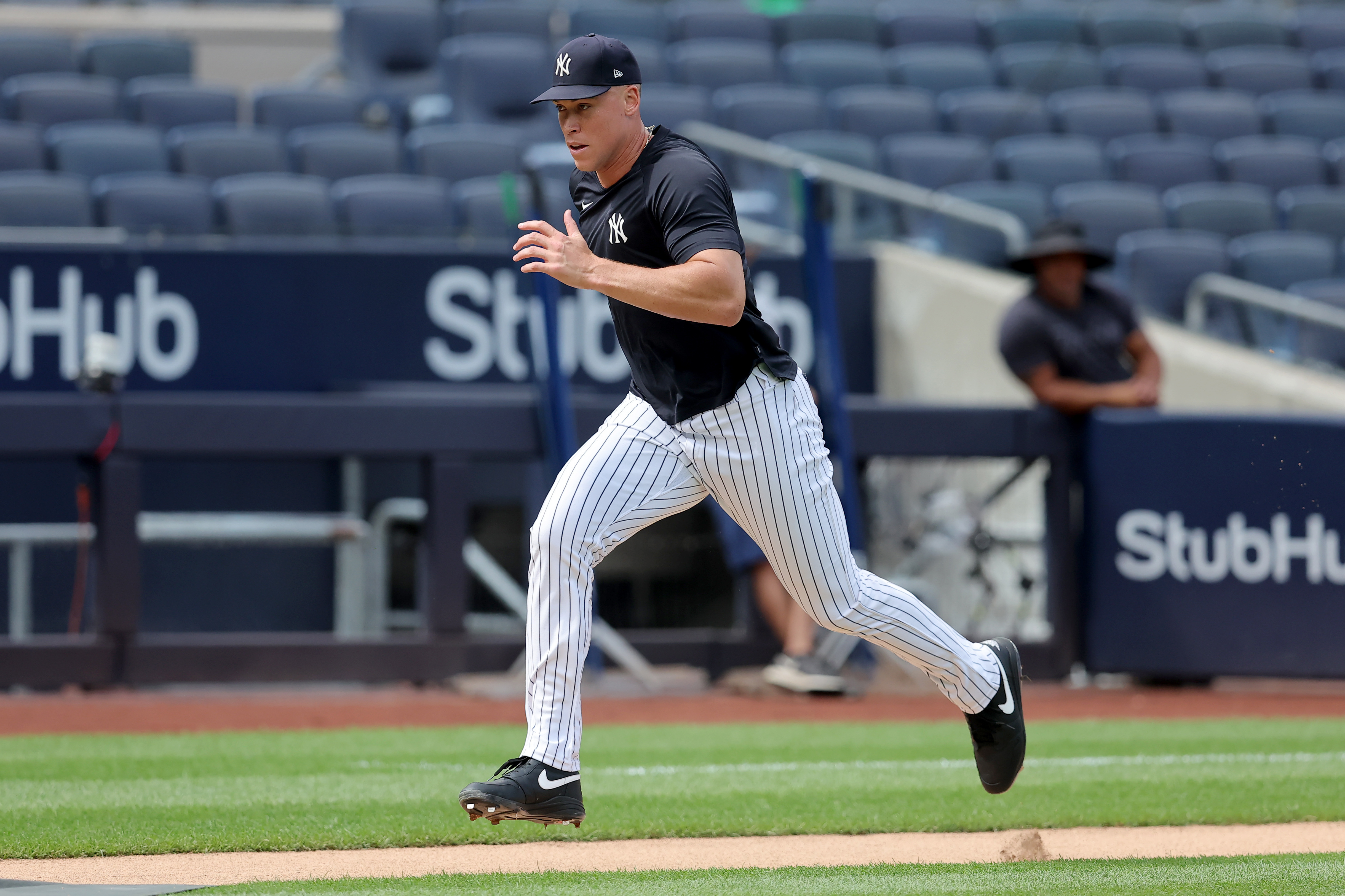 Billy McKinney leads Yankees over Royals to end 4-game losing streak