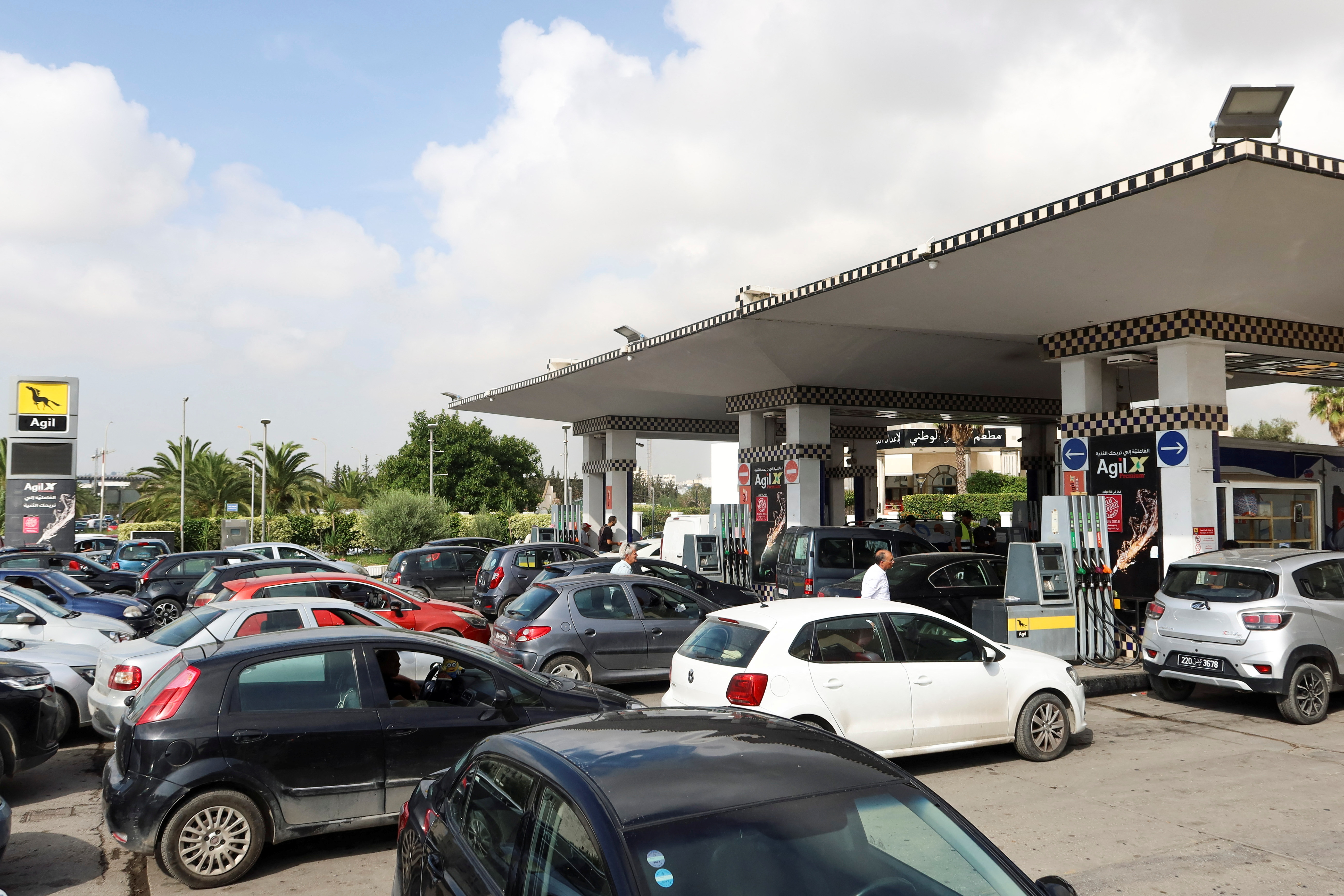 Fuel shortages and panic buying plague Tunisia