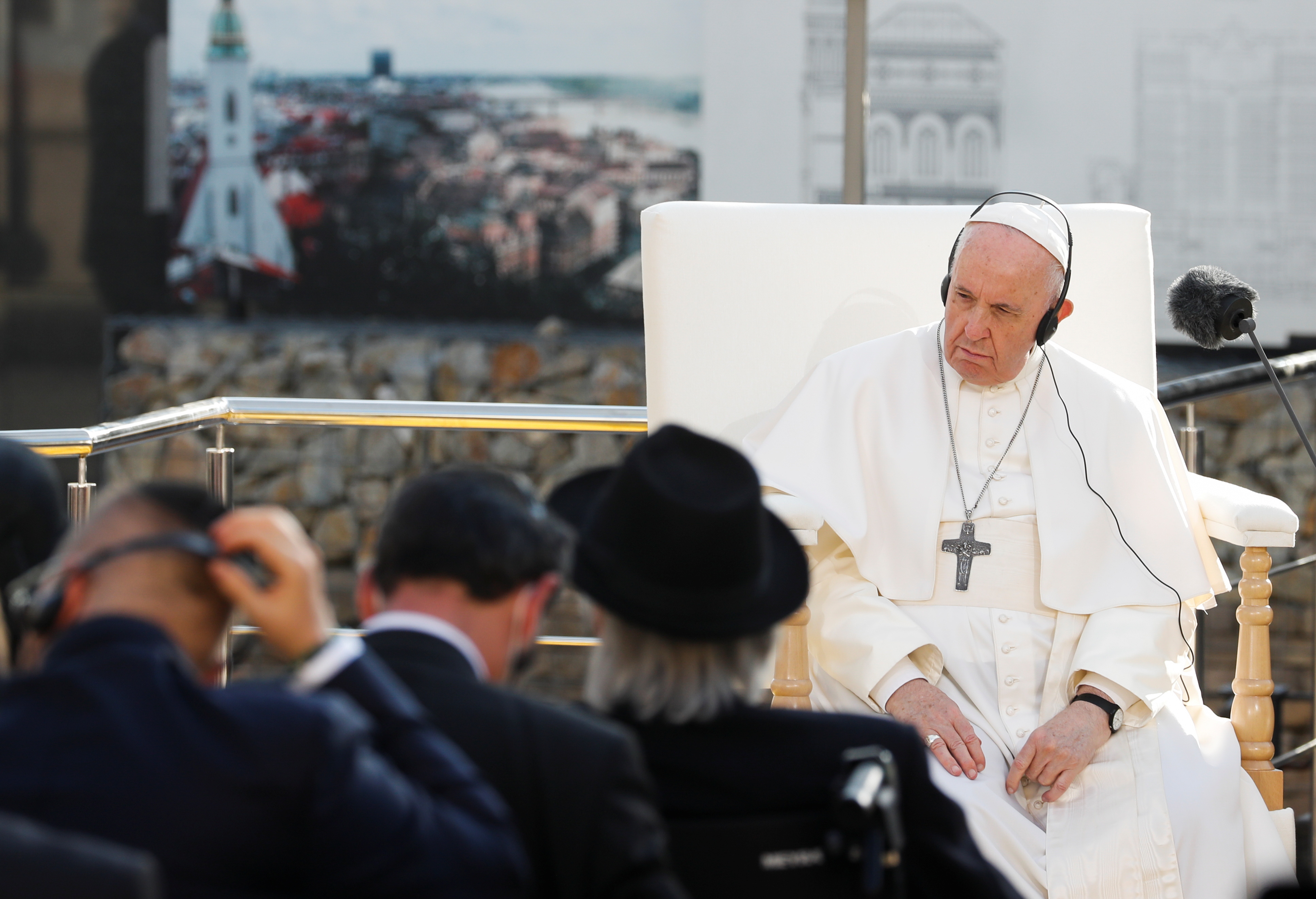 Pope honors Slovak Holocaust victims on site of demolished synagogue ...