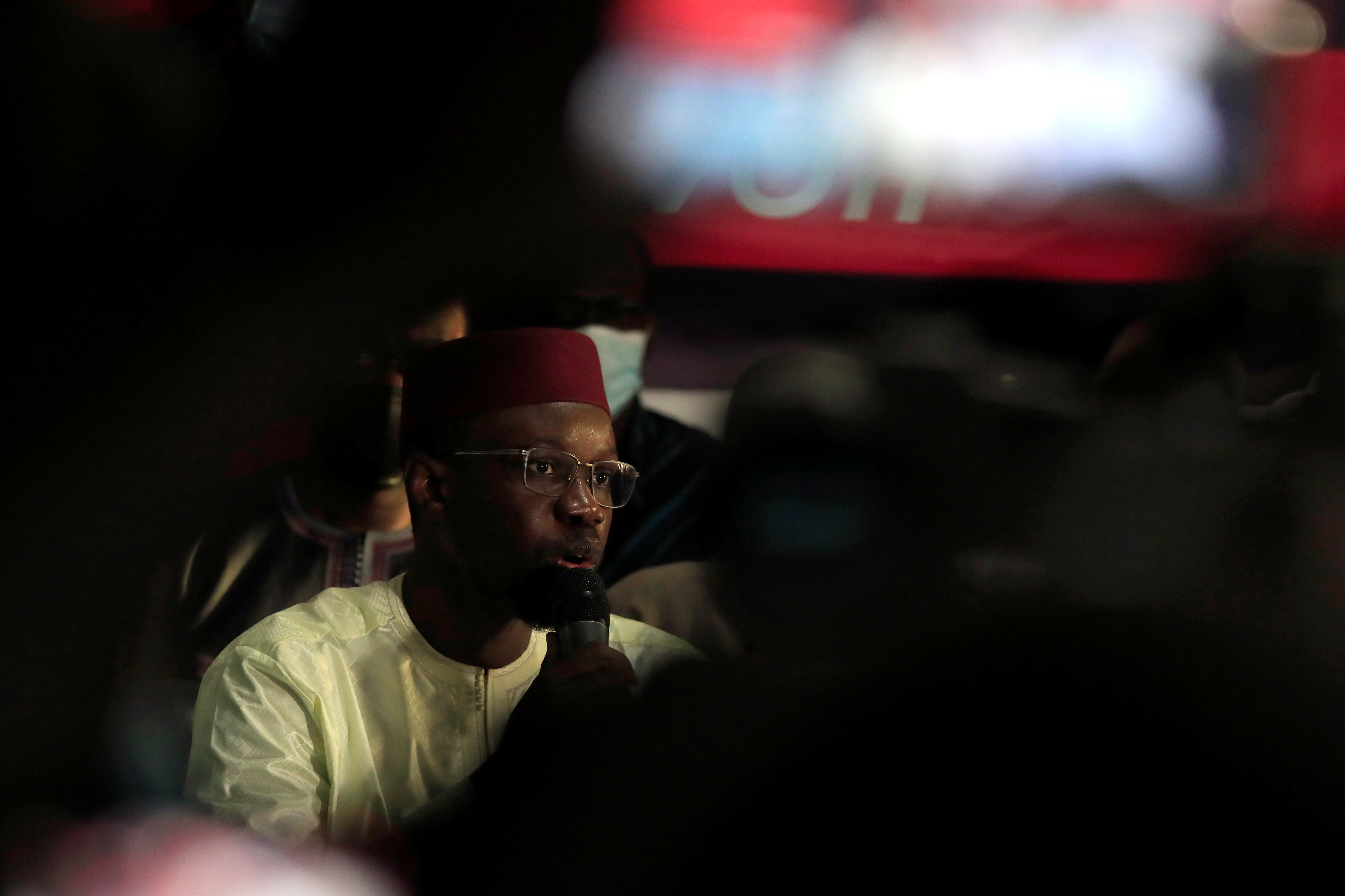 Senegalese Government Dissolves Opposition Party, Cuts Internet