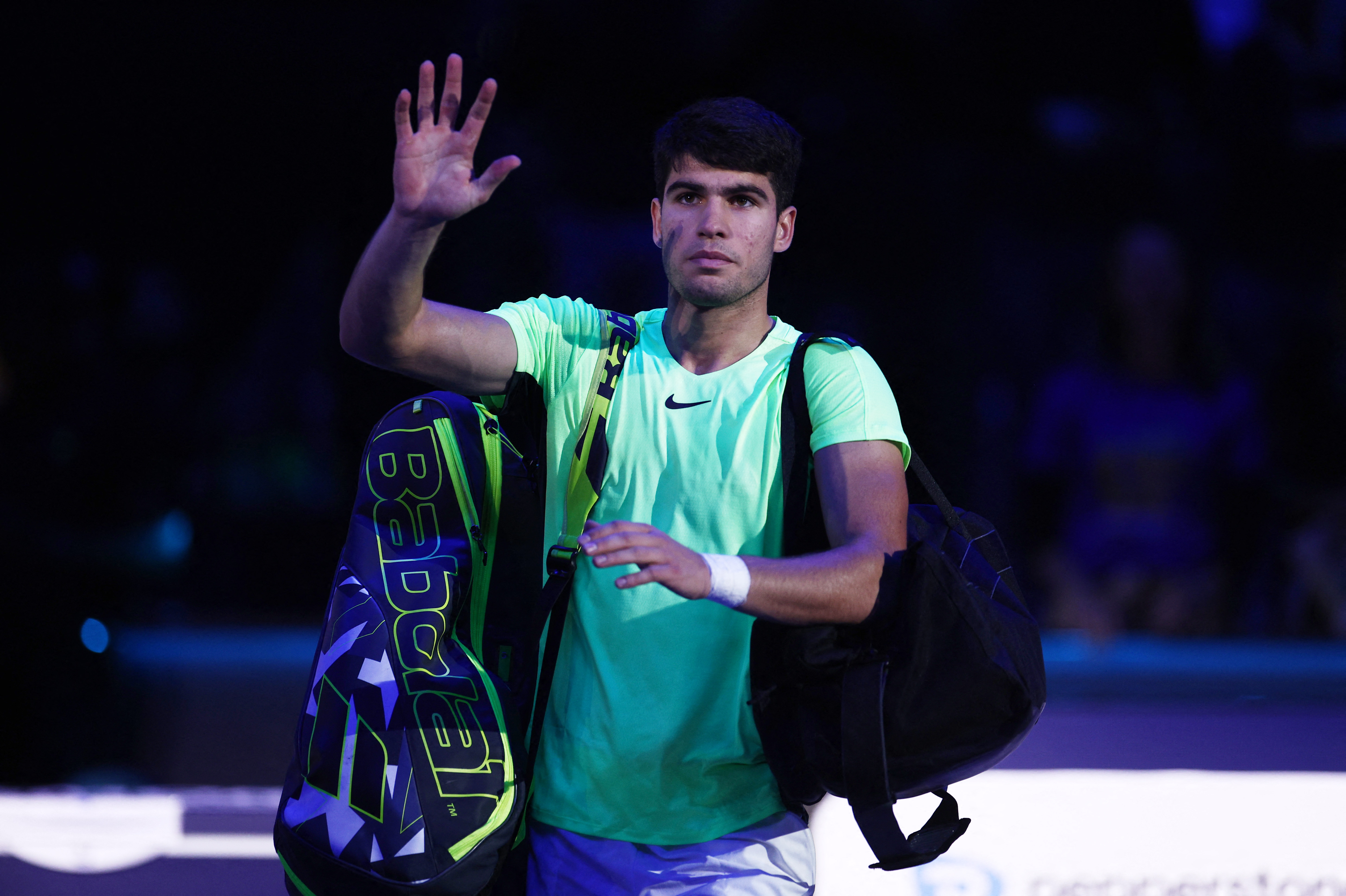 Zverev overpowers Alcaraz in ATP Finals opener