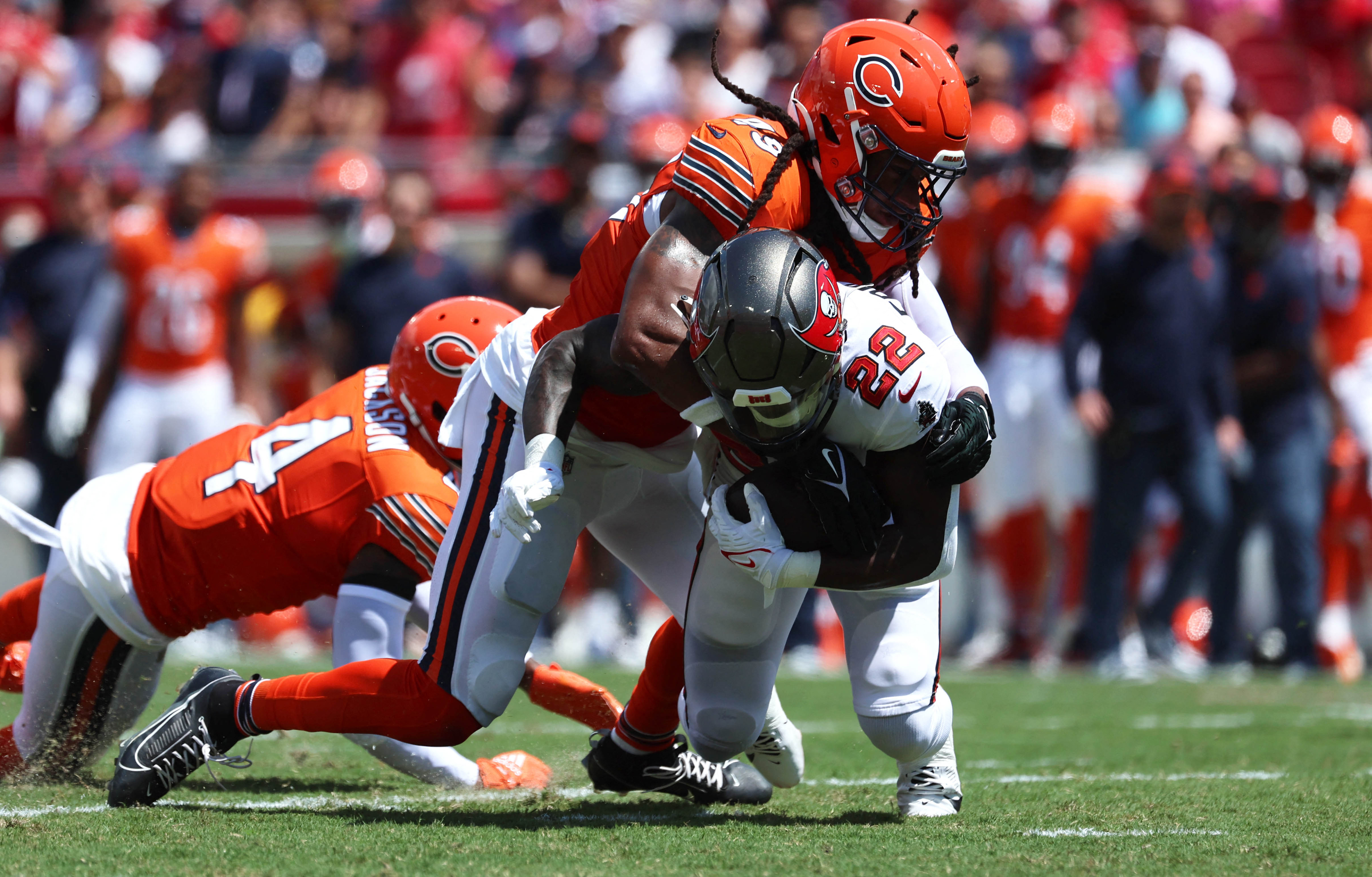 Buccaneers stay unbeaten with 27-17 victory over Bears