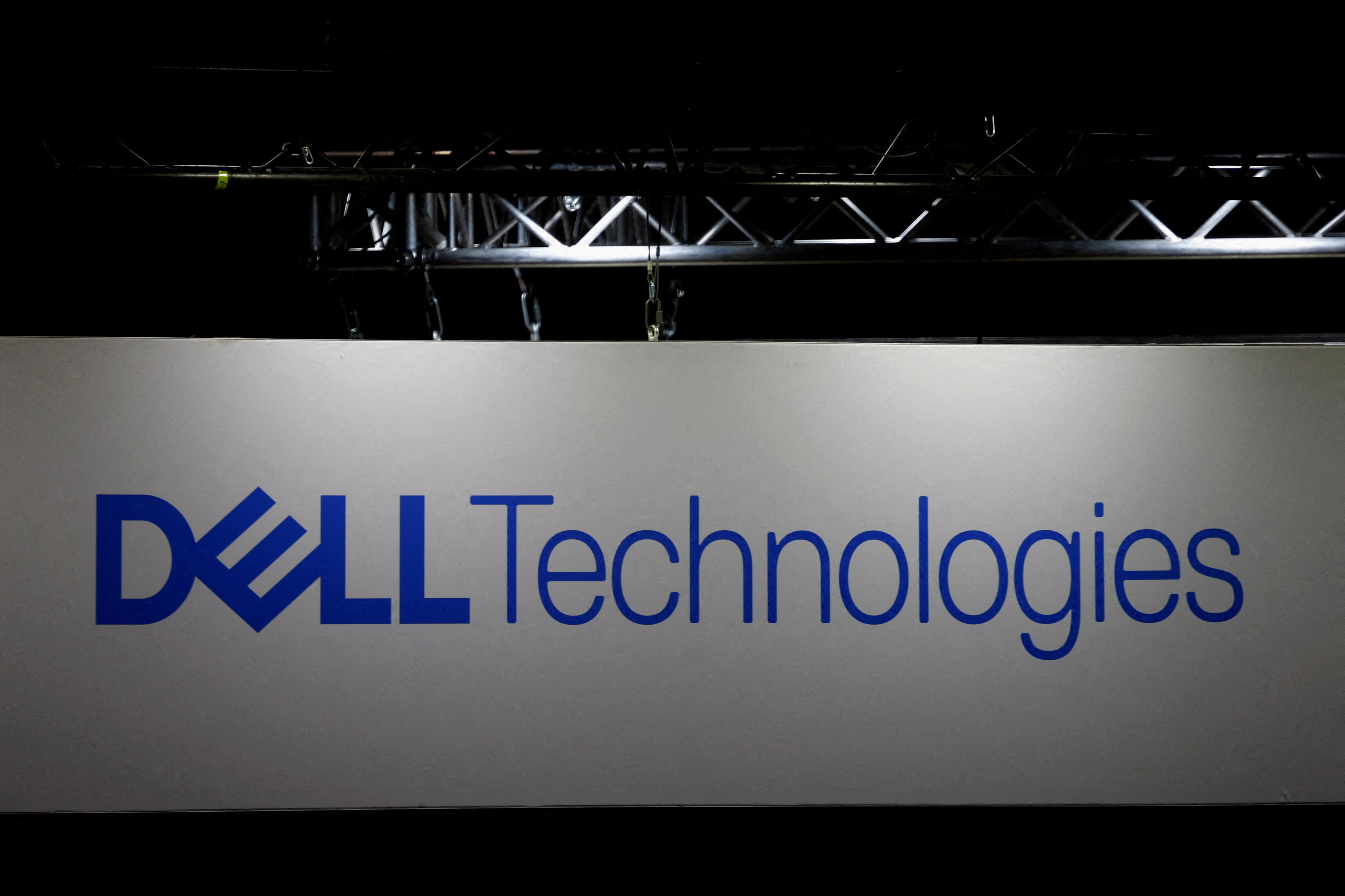 Dell asks global sales team to work five days a week in office, memo
