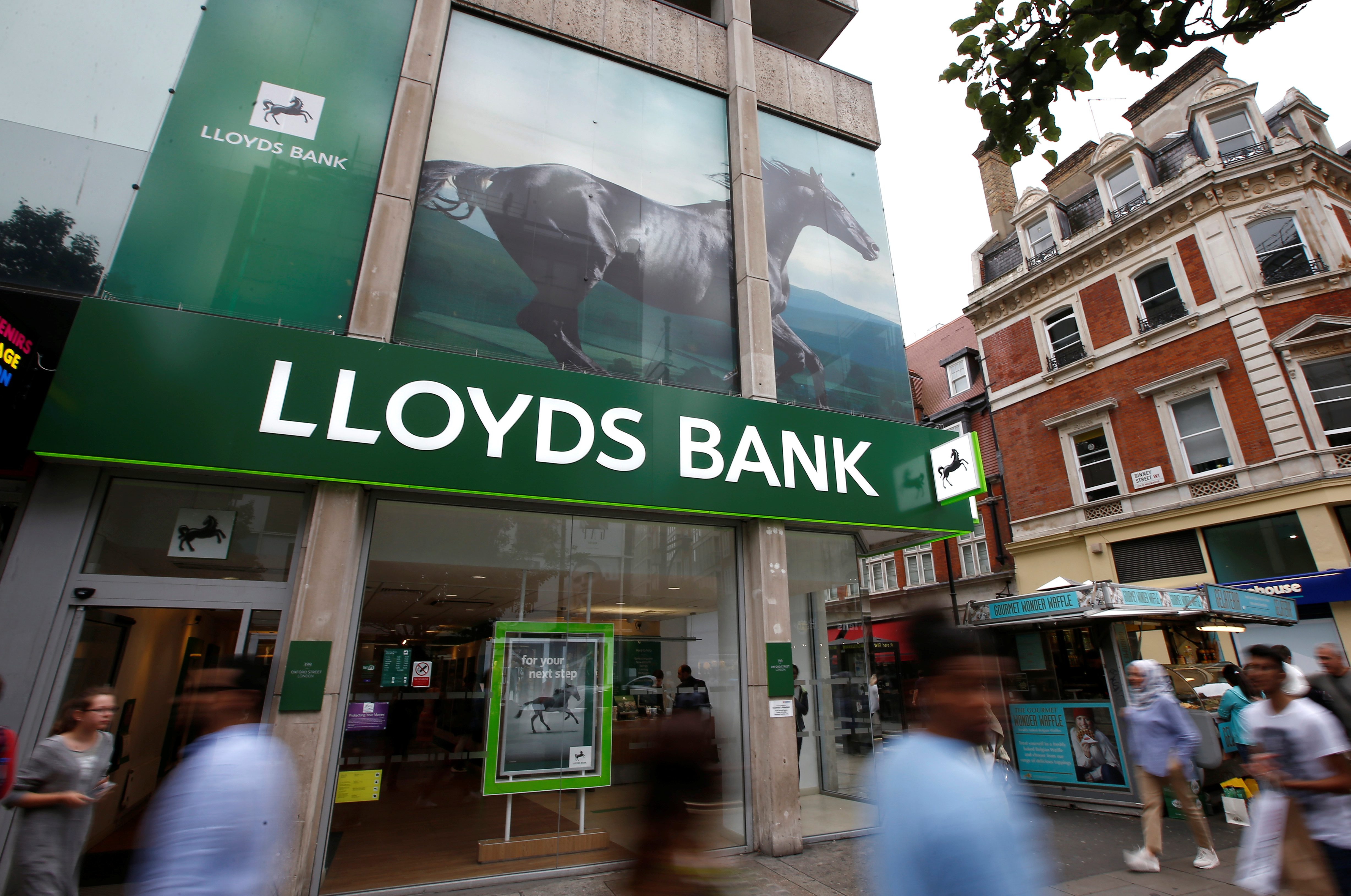 Britain S Lloyds Fined 125 Mln For